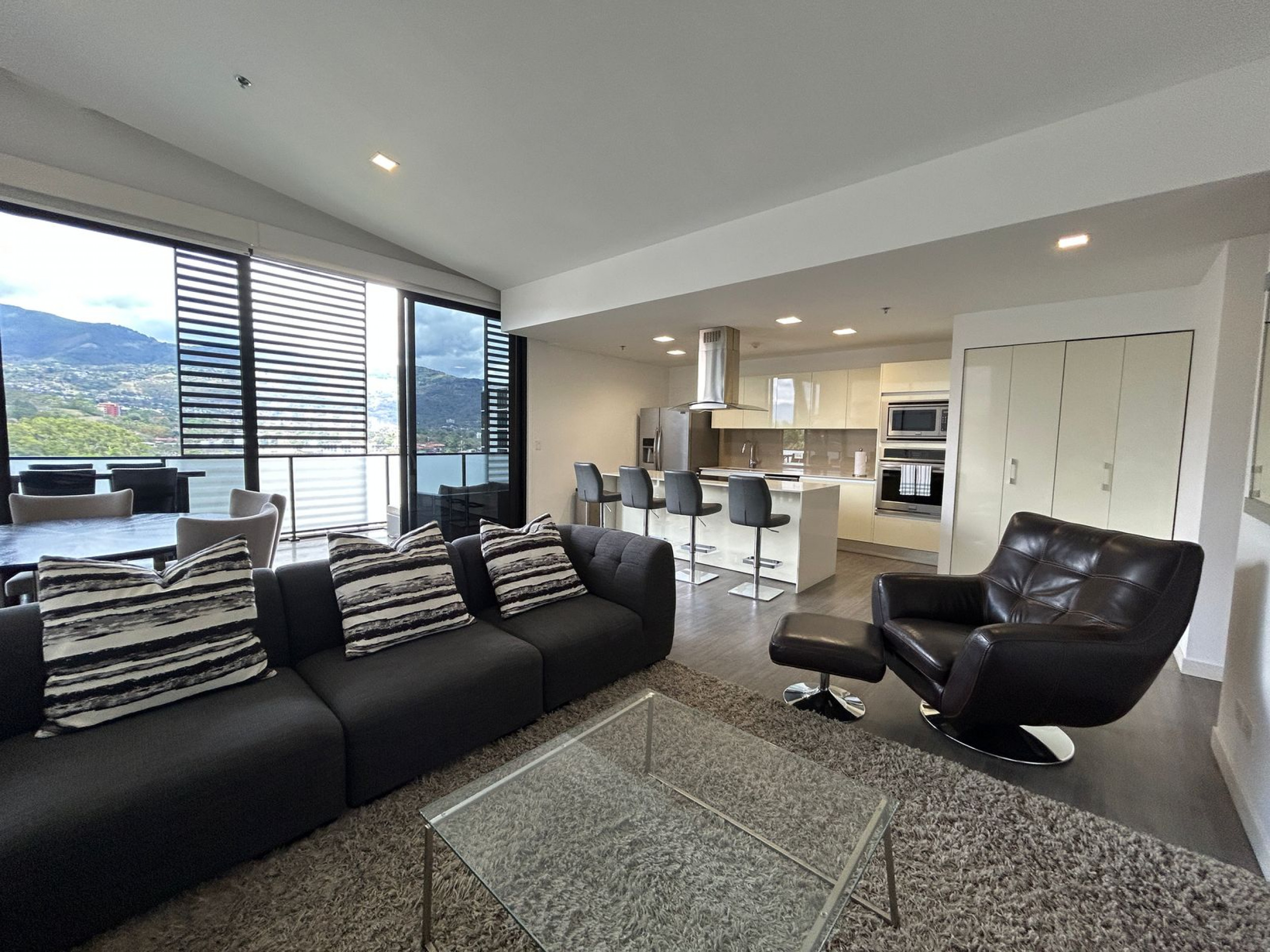Fully Furnished Luxury Apartment in Escazú Village – Style, Comfort & Prime Location