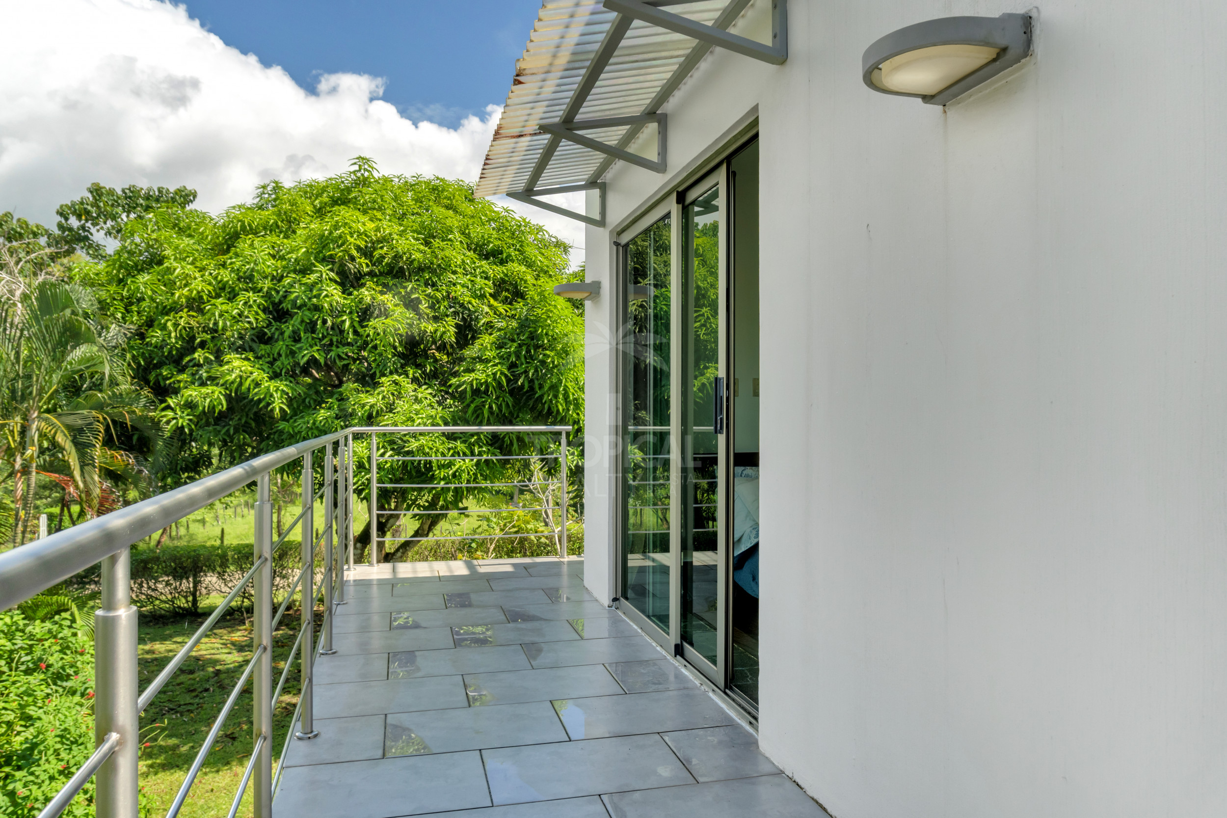 Modern Jungle Villa in Las Delicias – Santa Teresa
