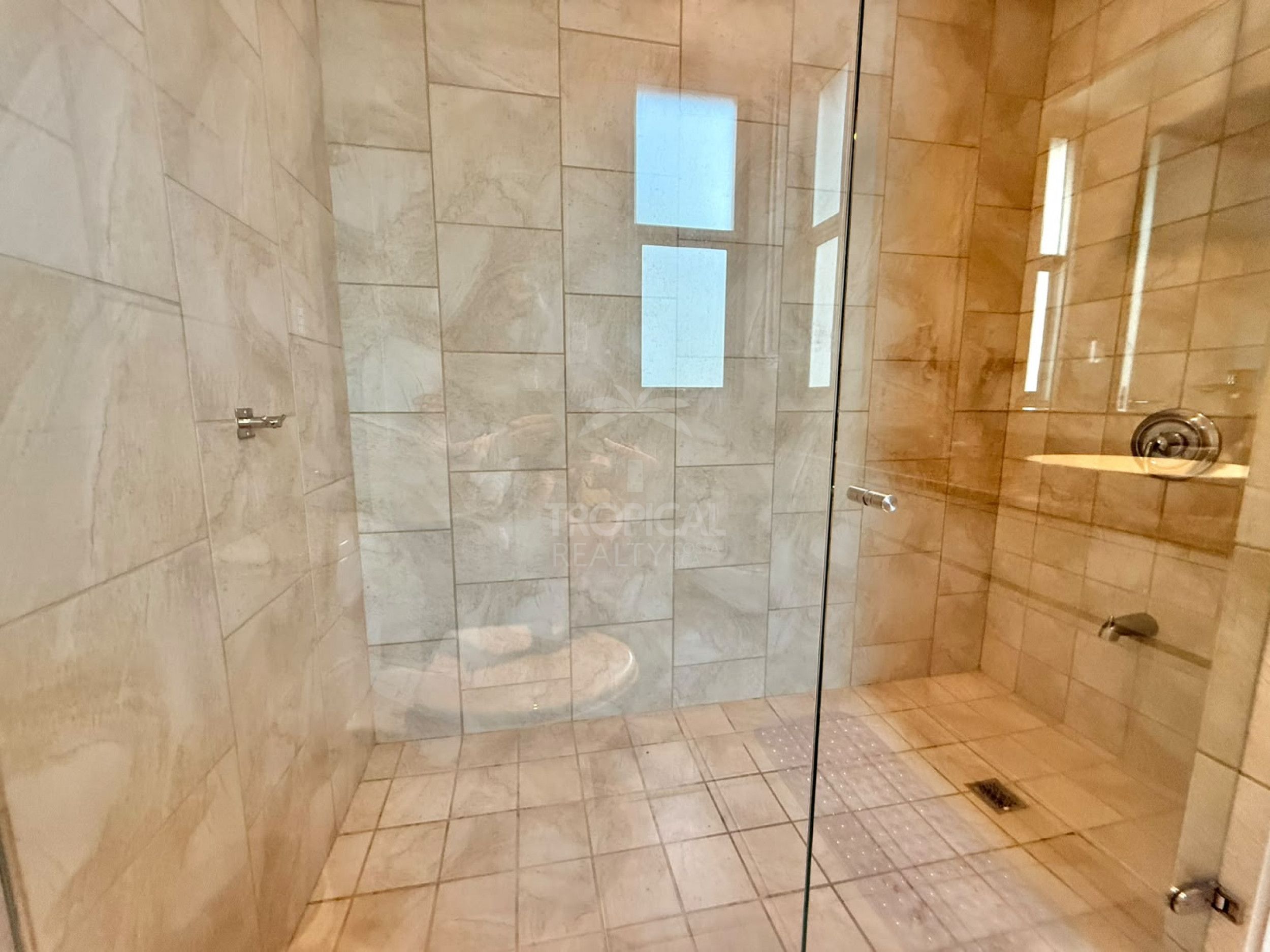 Luxurious Condo for Sale in Central Park Escazú – 3 Bedrooms, Premium Location, and Exclusive Lifestyle