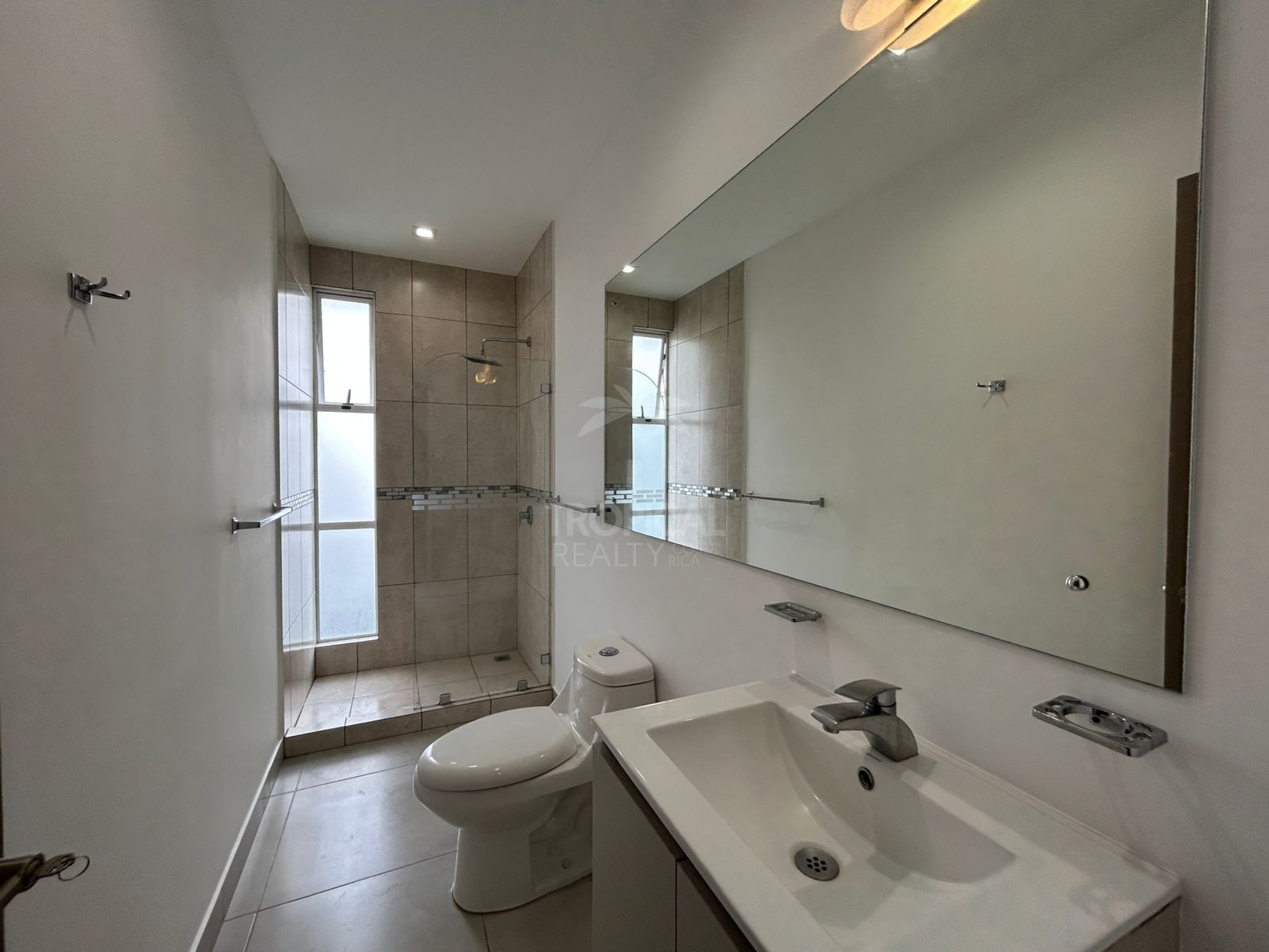 Modern Townhouse for Rent – Piedades de Santa Ana