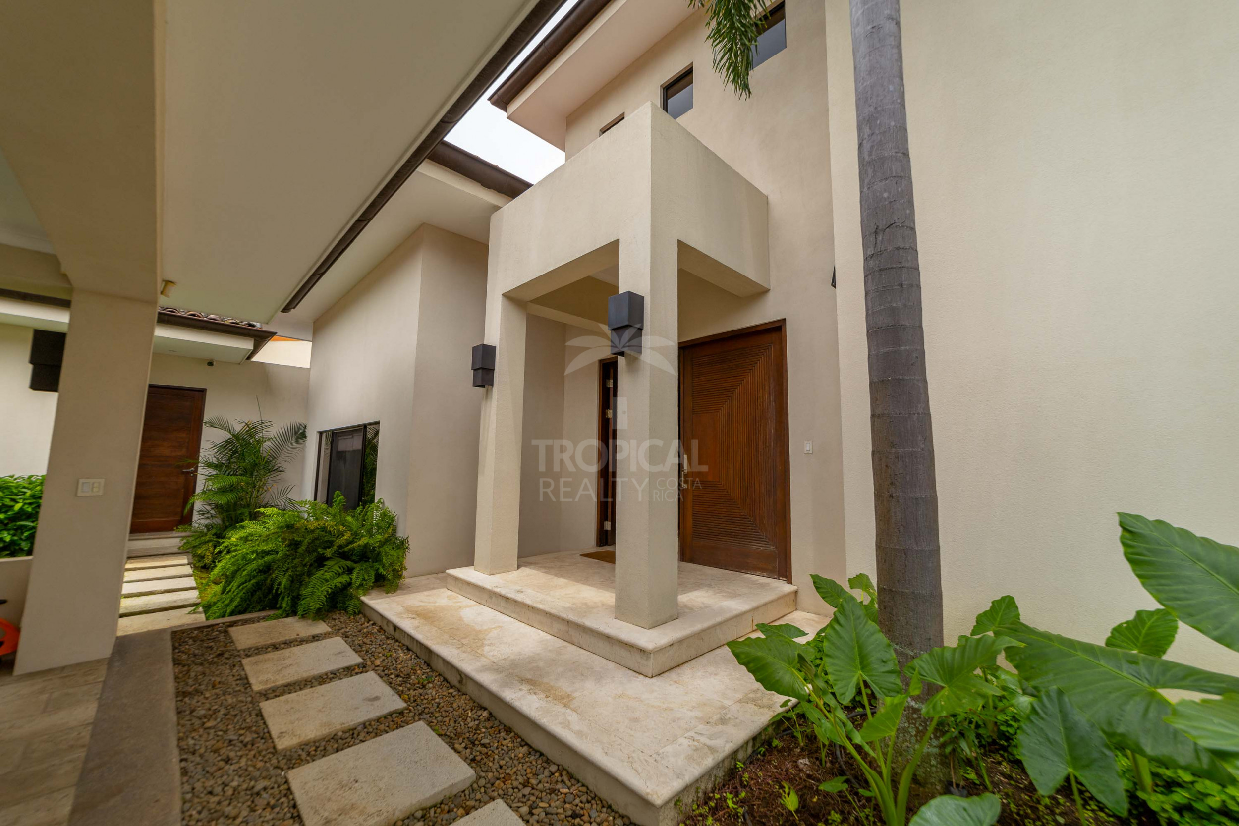 Elegance, Privacy & Comfort in the Heart of Escazú