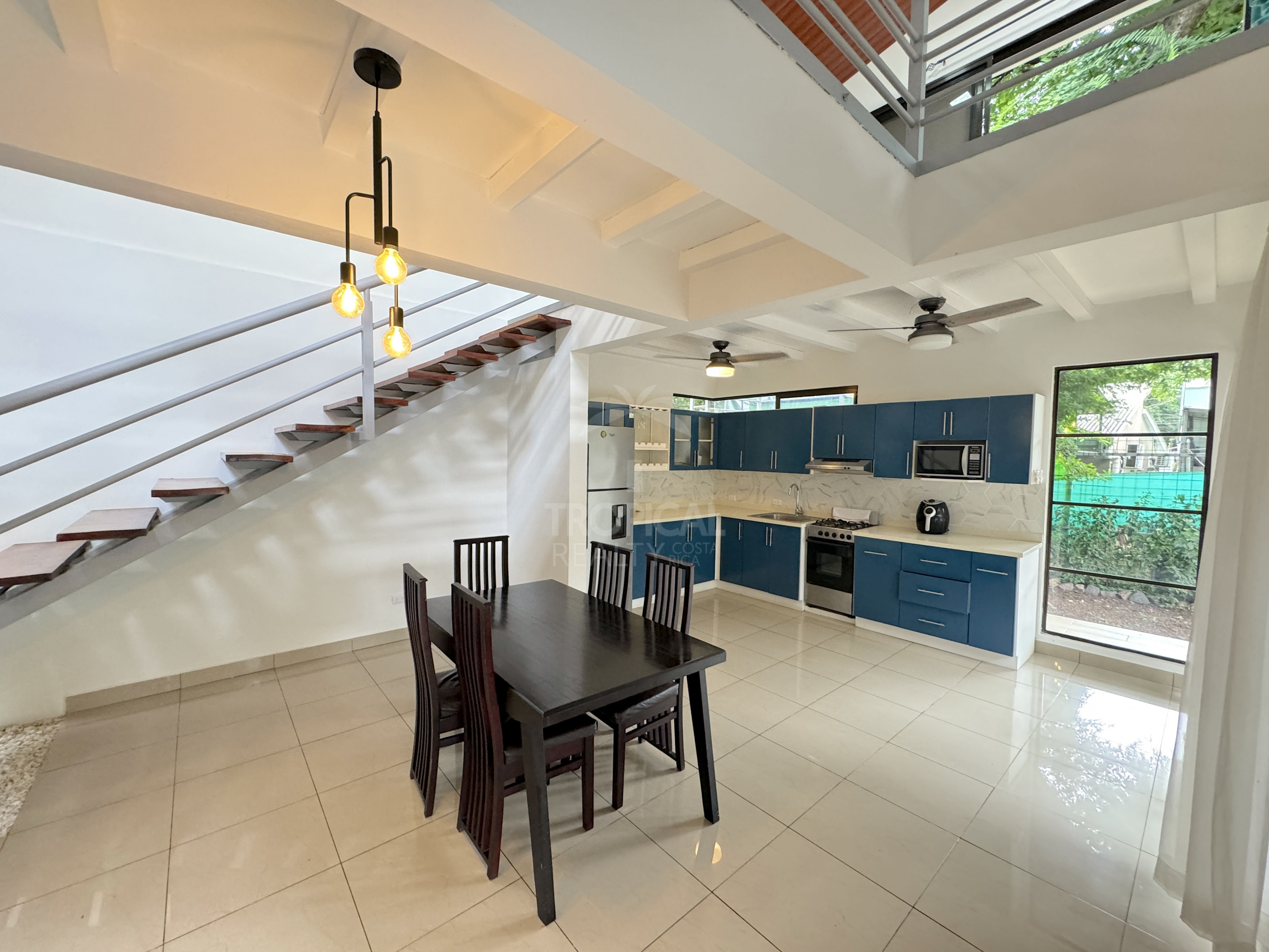 Modern Home for Sale in Playas del Coco – 2 Bedrooms, Fenced Garden, and Pool Potential