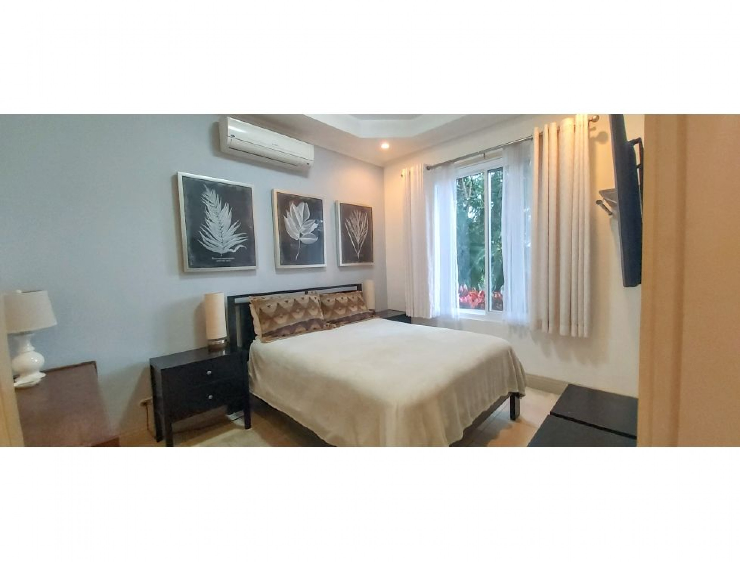 Charming Independent Residence available for Sale, Valle del Sol