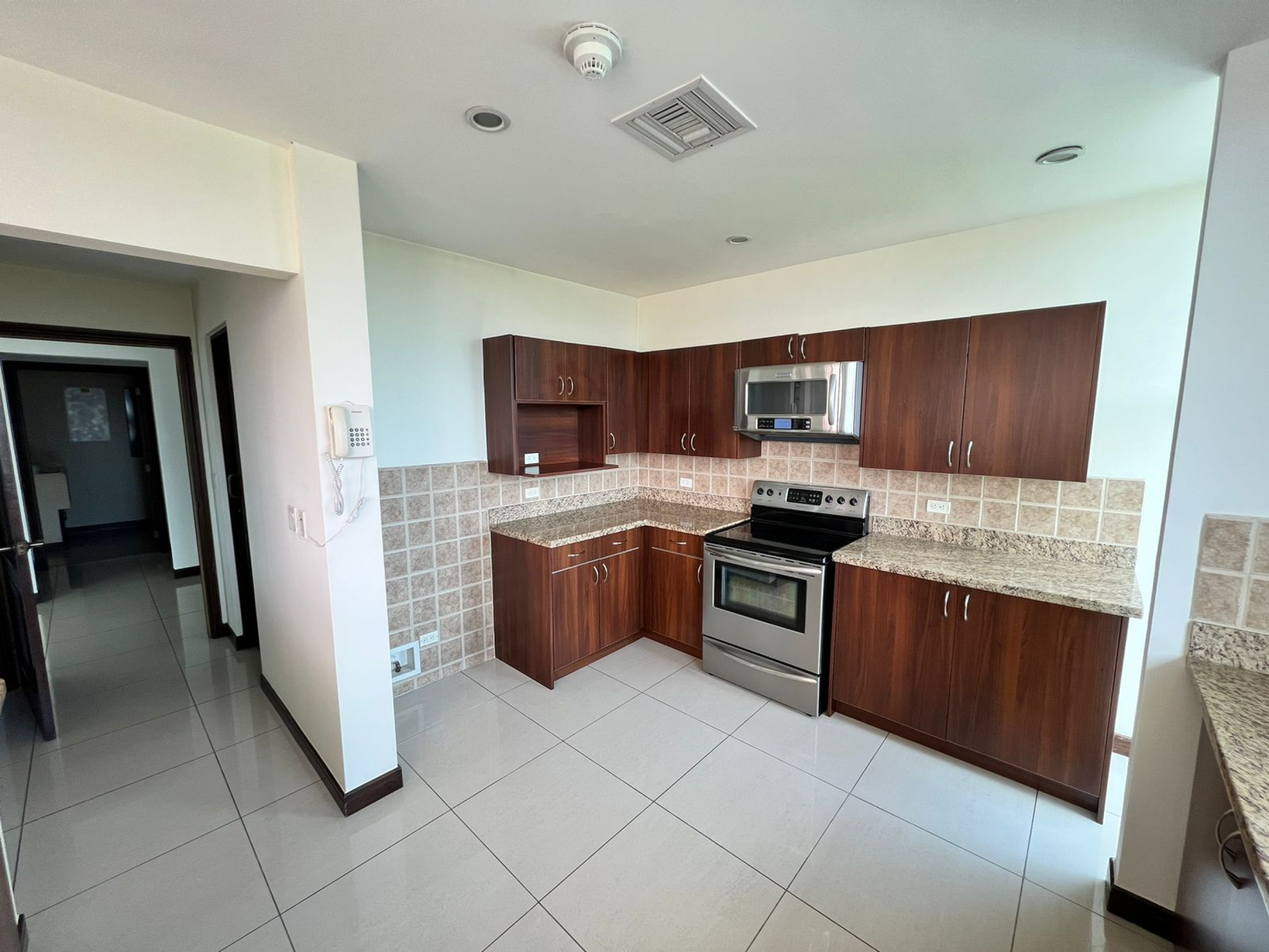 Penthouse Exclusivo en Torre Nunciatura: Elegancia y Funcionalidad SOLD