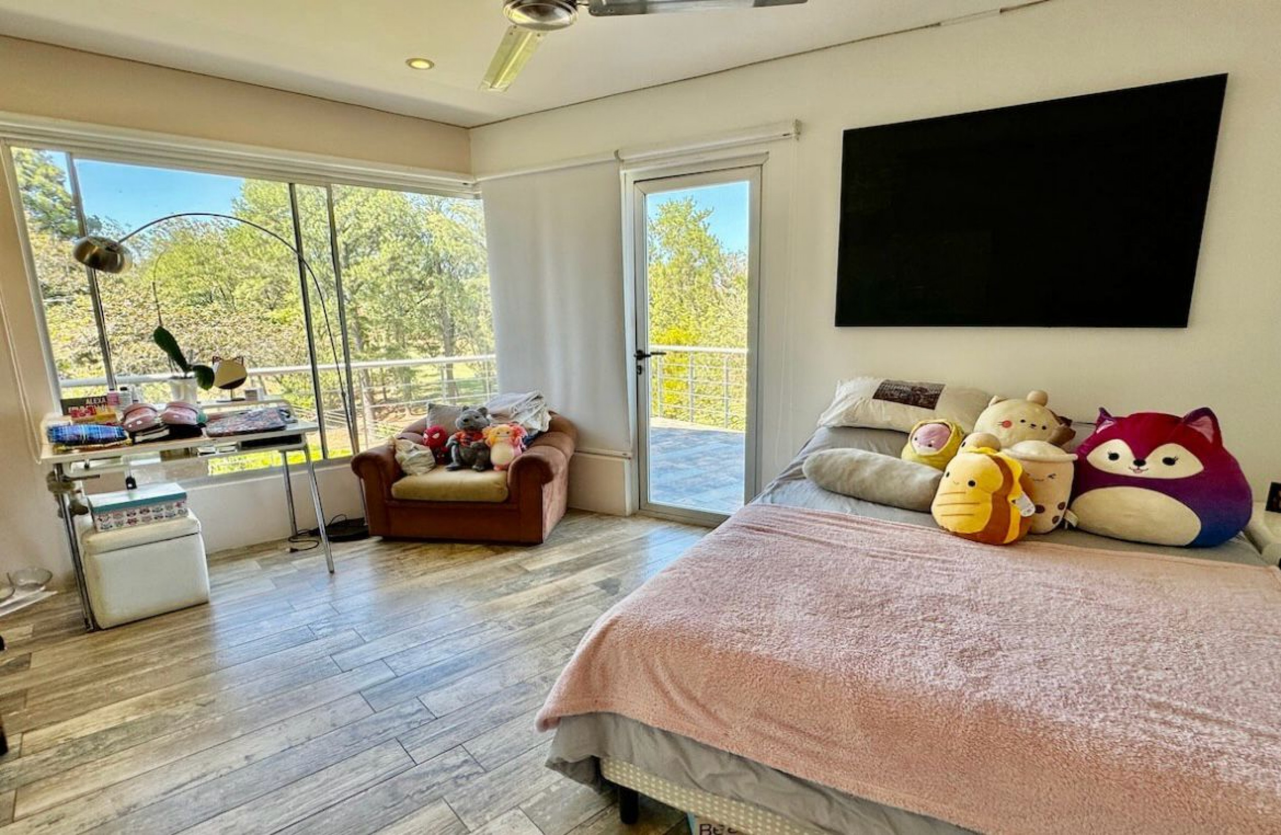 Charming two-story residence in Los Reyes La Guacima SOLD