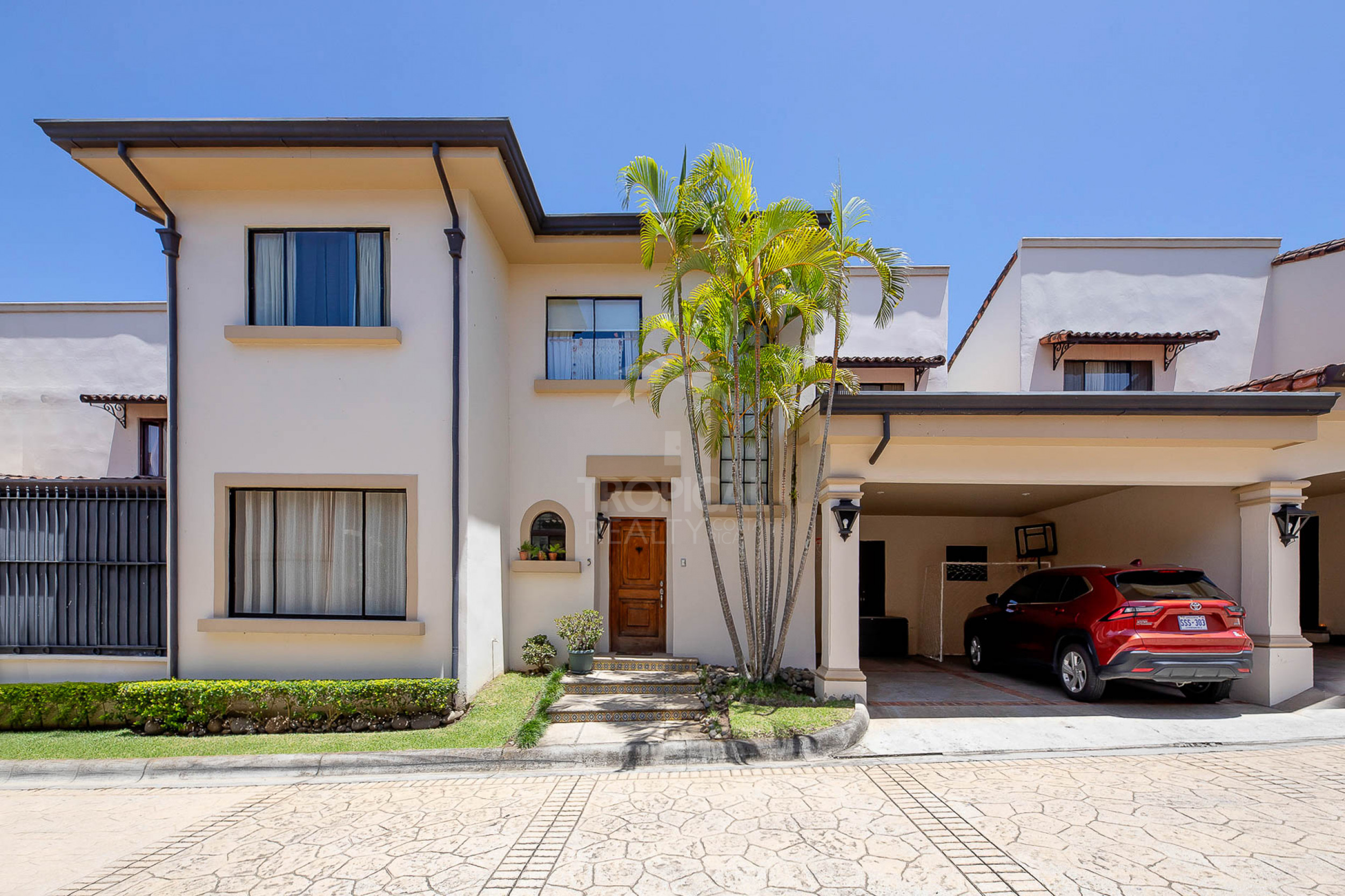 Modern Family Home for Sale in Gated Community – Jaboncillos, Escazú SOLD