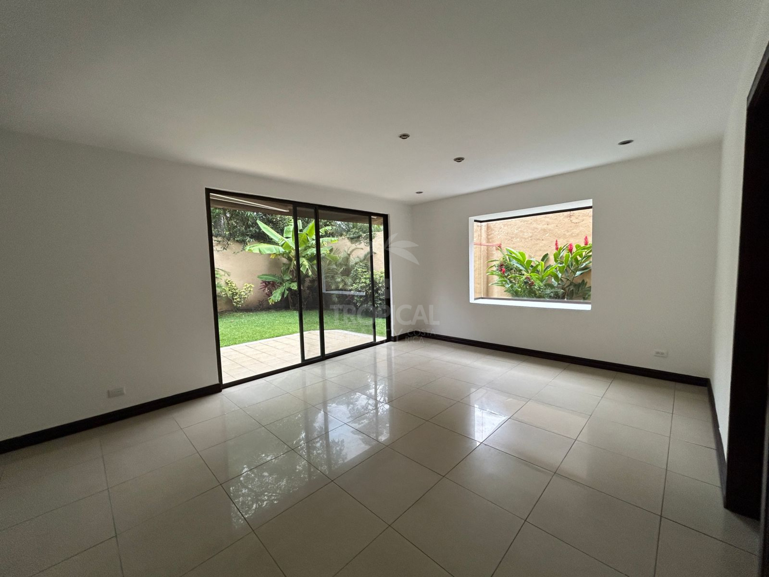 House for Sale in Escazú Gated Community Near World Gym – 3 Bedrooms, Office & Private Garden