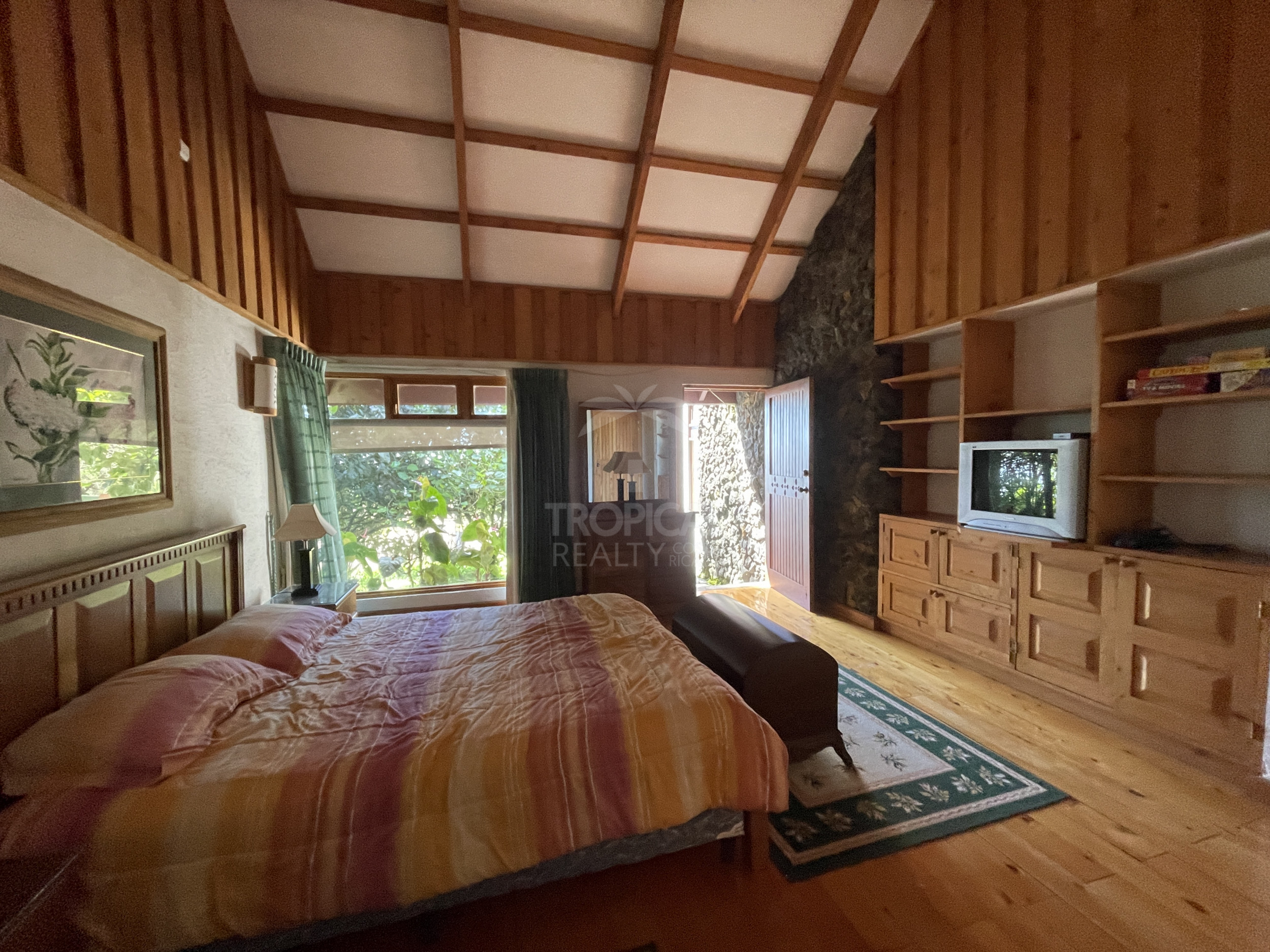 Alpine-Inspired Mountain Retreat in Monte Lagos, Heredia – A Nature Lover’s Paradise