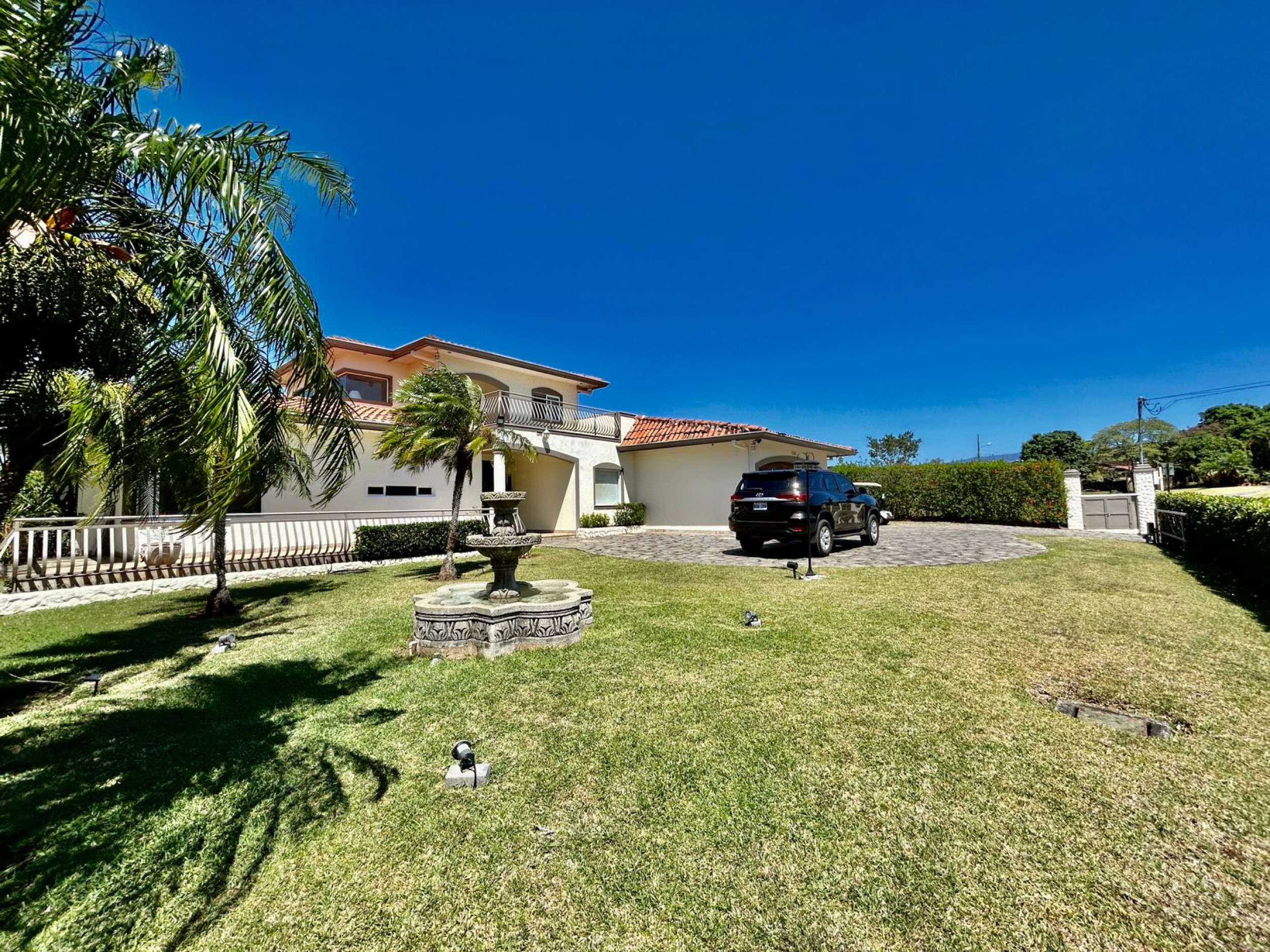 For Sale Beautiful Home with Golf Facilities Hacienda Los Reyes