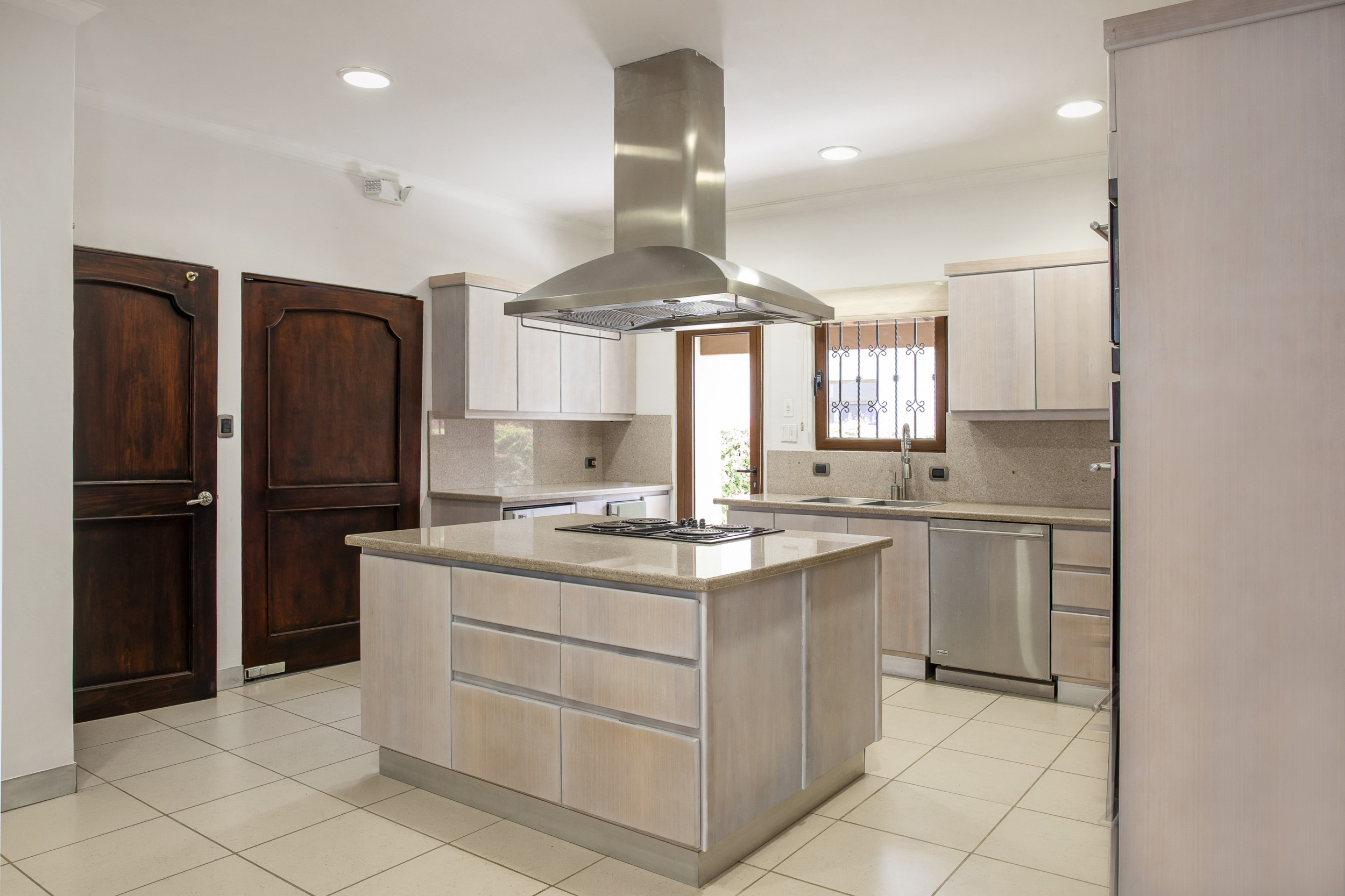 Stunning Single-Level Home in Bosques de Lindora, Santa Ana | 4 Bedrooms, Luxury Amenities & Prime Location