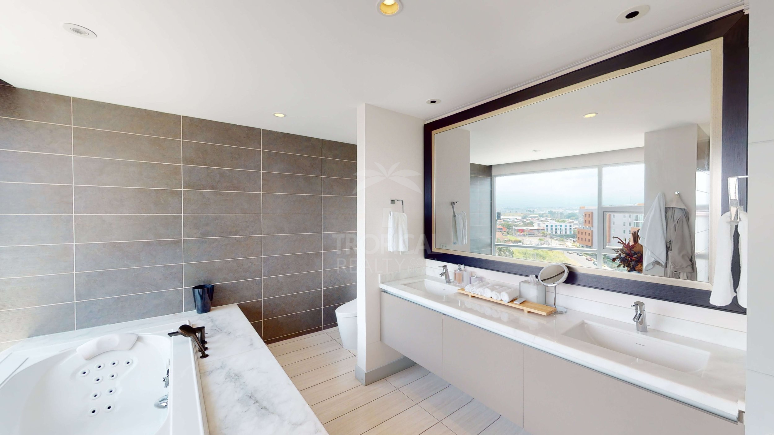 Escazu, Central Park, Luxurious Apartment for sale