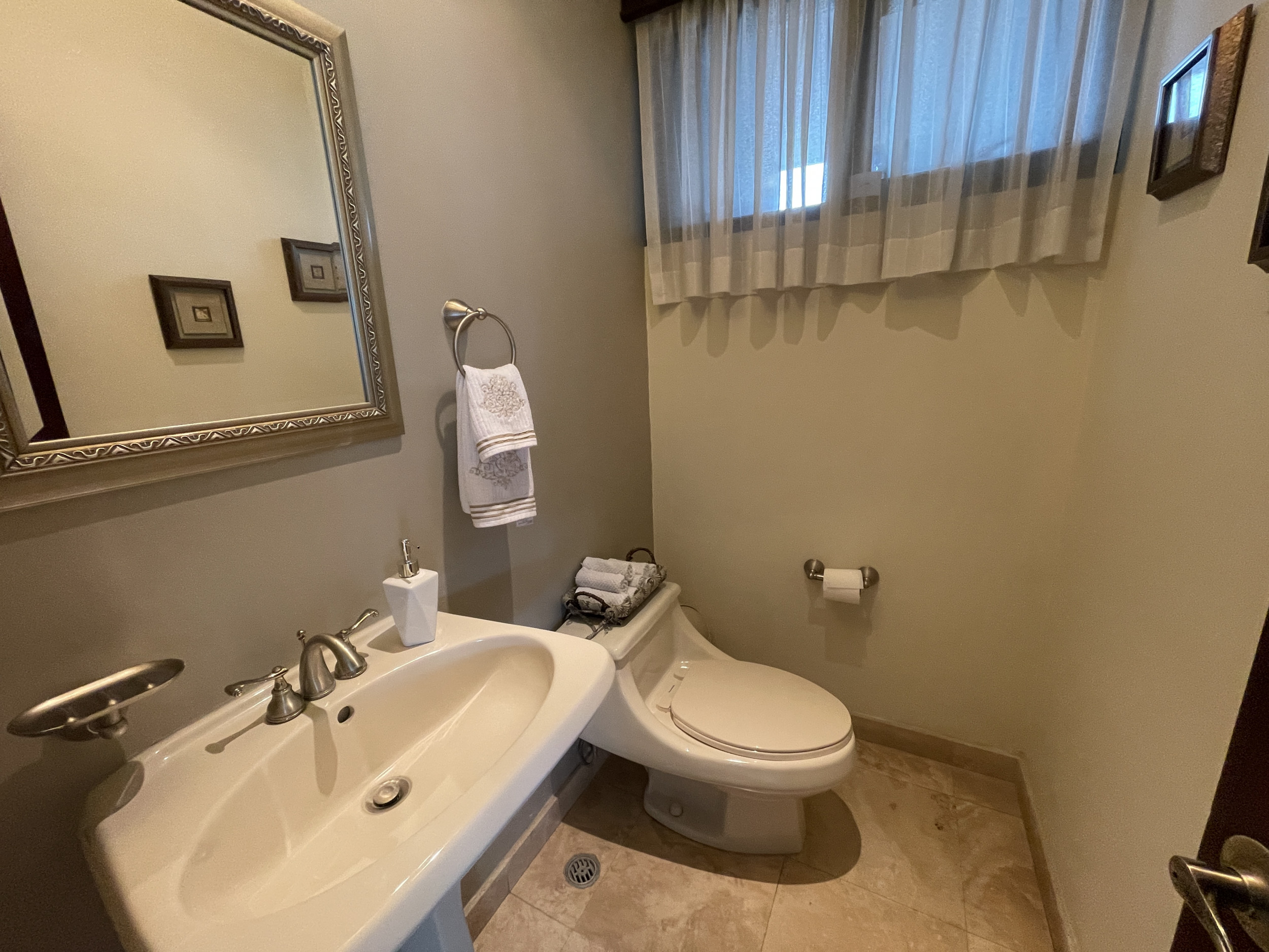 Trejos Montealegre, elegant apartment for sale SOLD