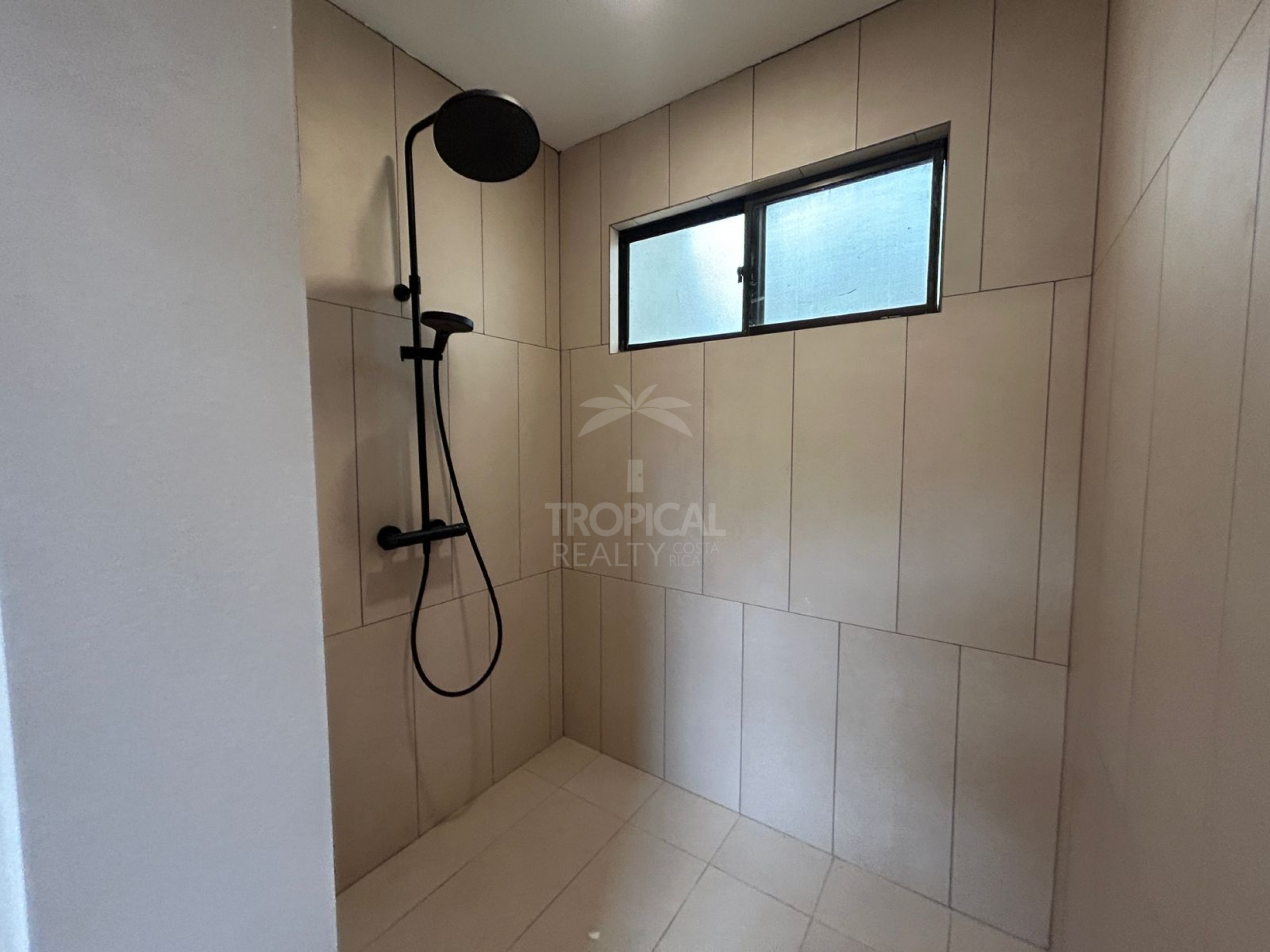 Modern Home for Sale or Rent in Gated Community near La Paco, Escazú RENTED