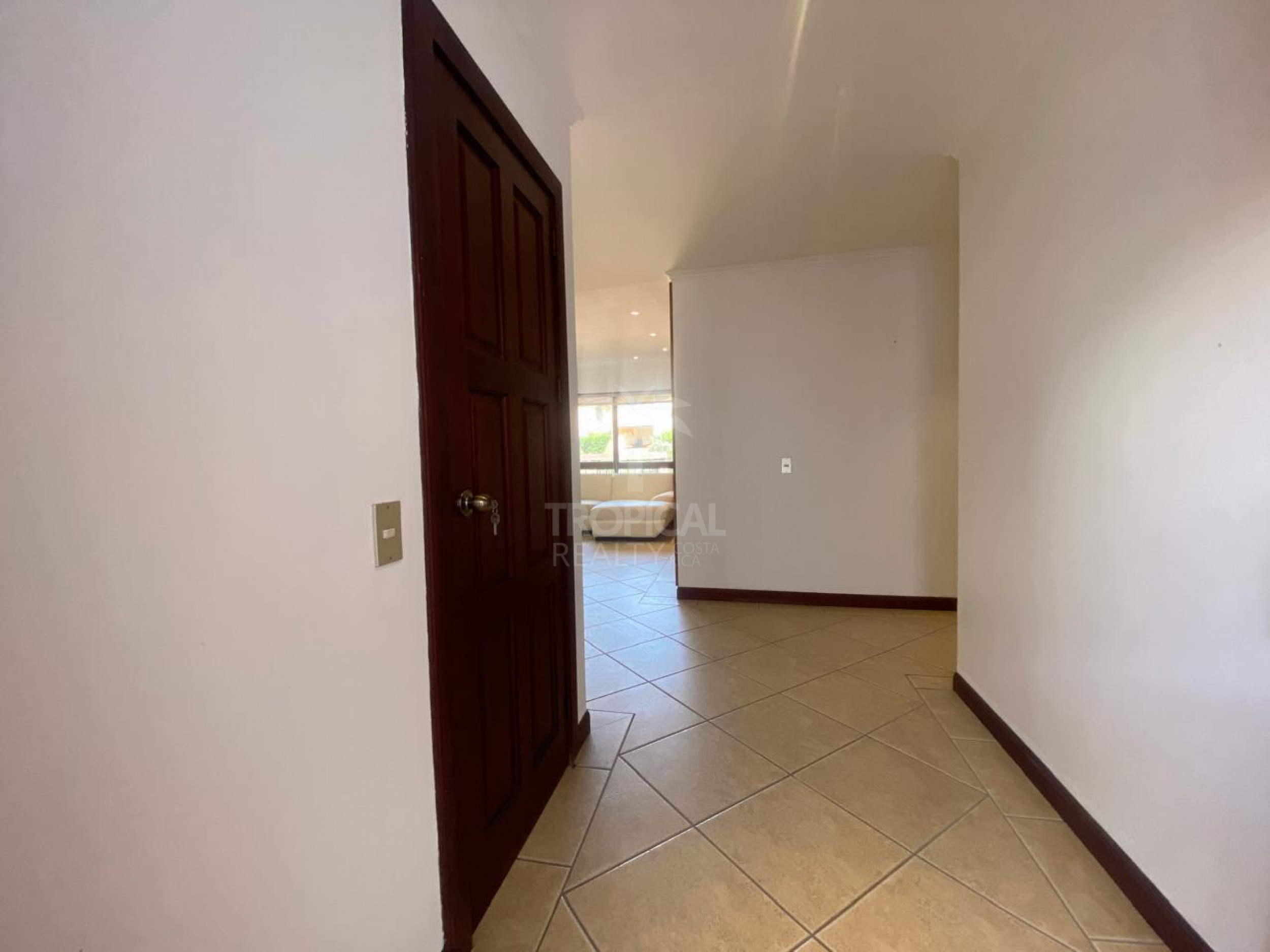 Spacious Semi-Furnished Apartment for Rent and Sale – Alto de las Palomas, Escazú