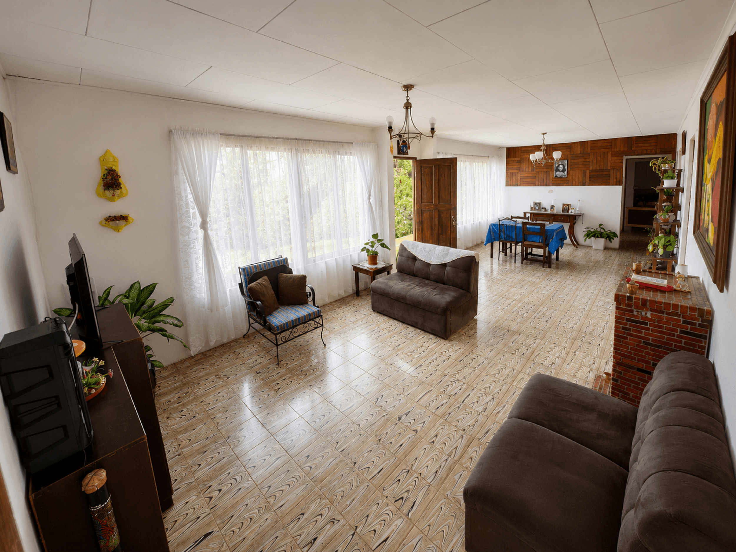 Home with large Lot and Spectacular Panoramic Views in Ciudad Colón