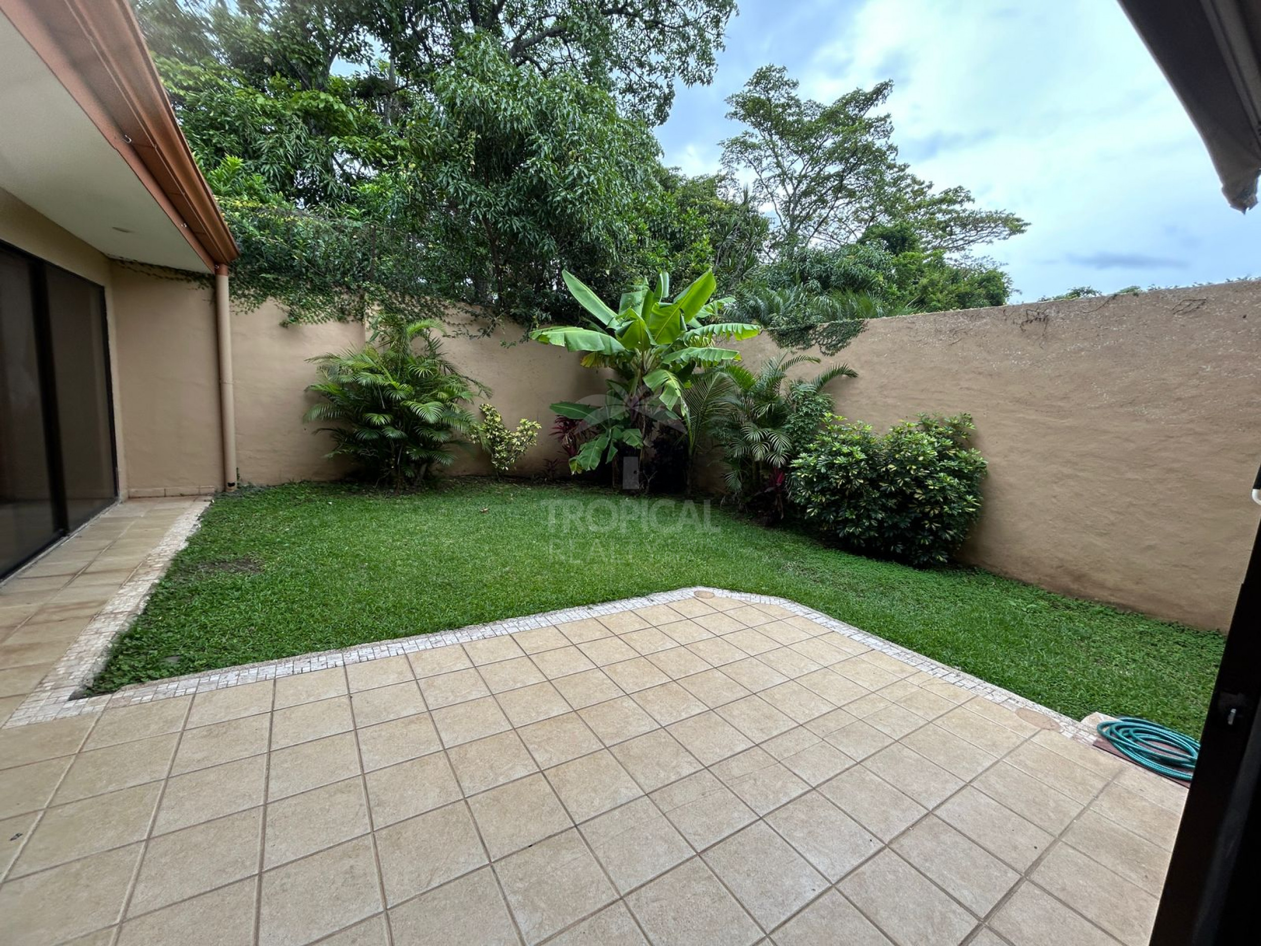 House for Sale in Escazú Gated Community Near World Gym – 3 Bedrooms, Office & Private Garden