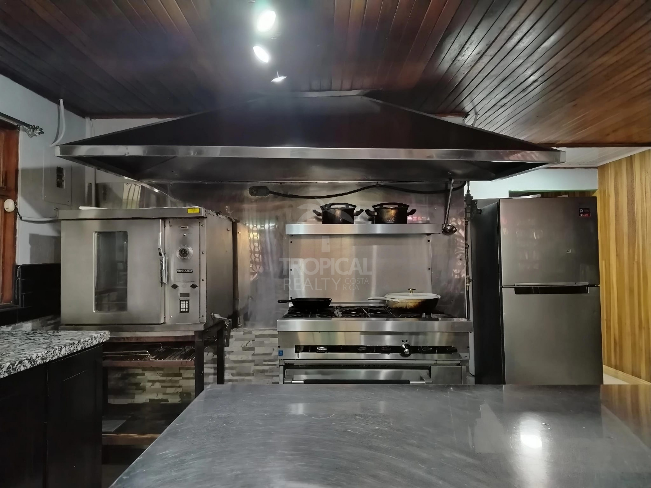 Property 2 homes, Mountain Views in San Isidro, Alajuela – Ideal Income/Hospitality or Vacation Home