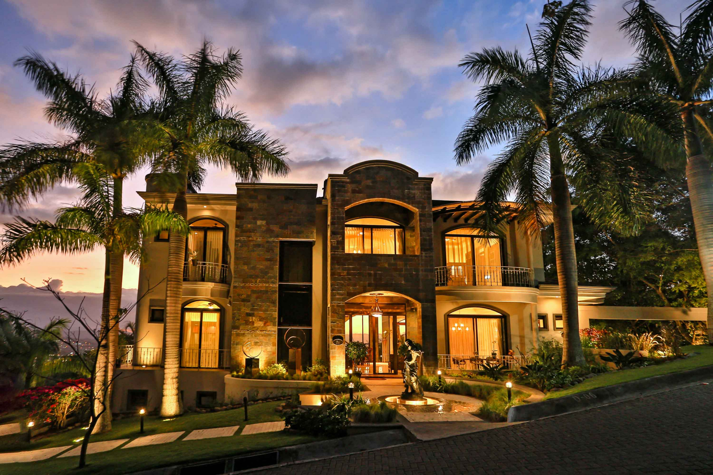 Breathtaking Views & Privacy - The Infinity Estate in Villa Real