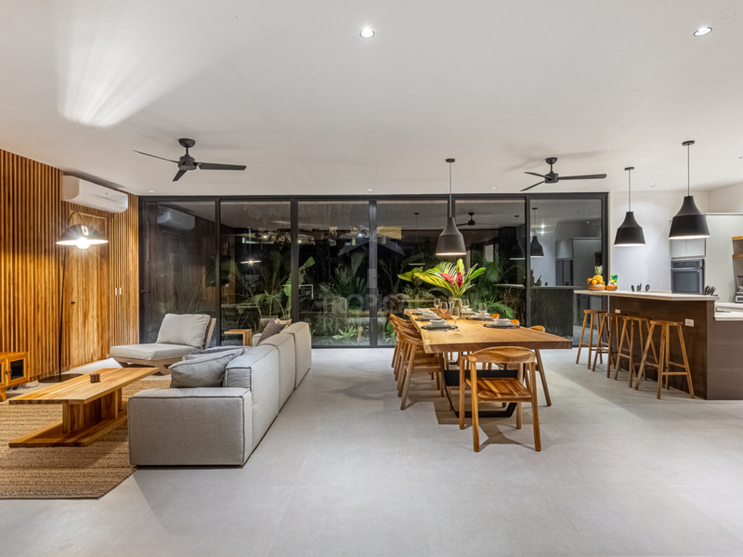 Luxury Ocean View Villa in Santa Teresa – Contemporary Design, Privacy & Tropical Living