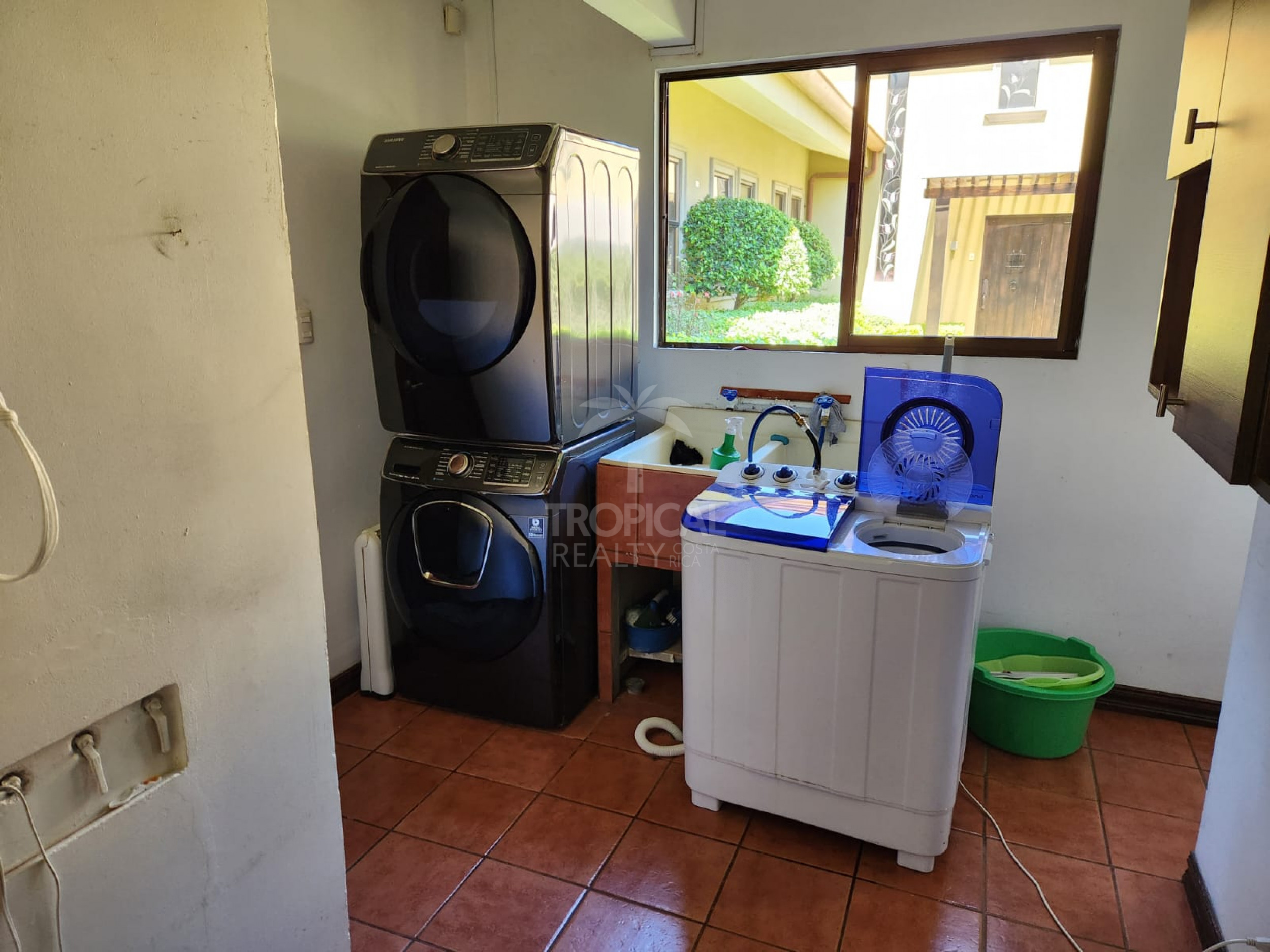 Single-Story Home for Sale in Bosque Dorado Condominium, Santa Ana – SOLD