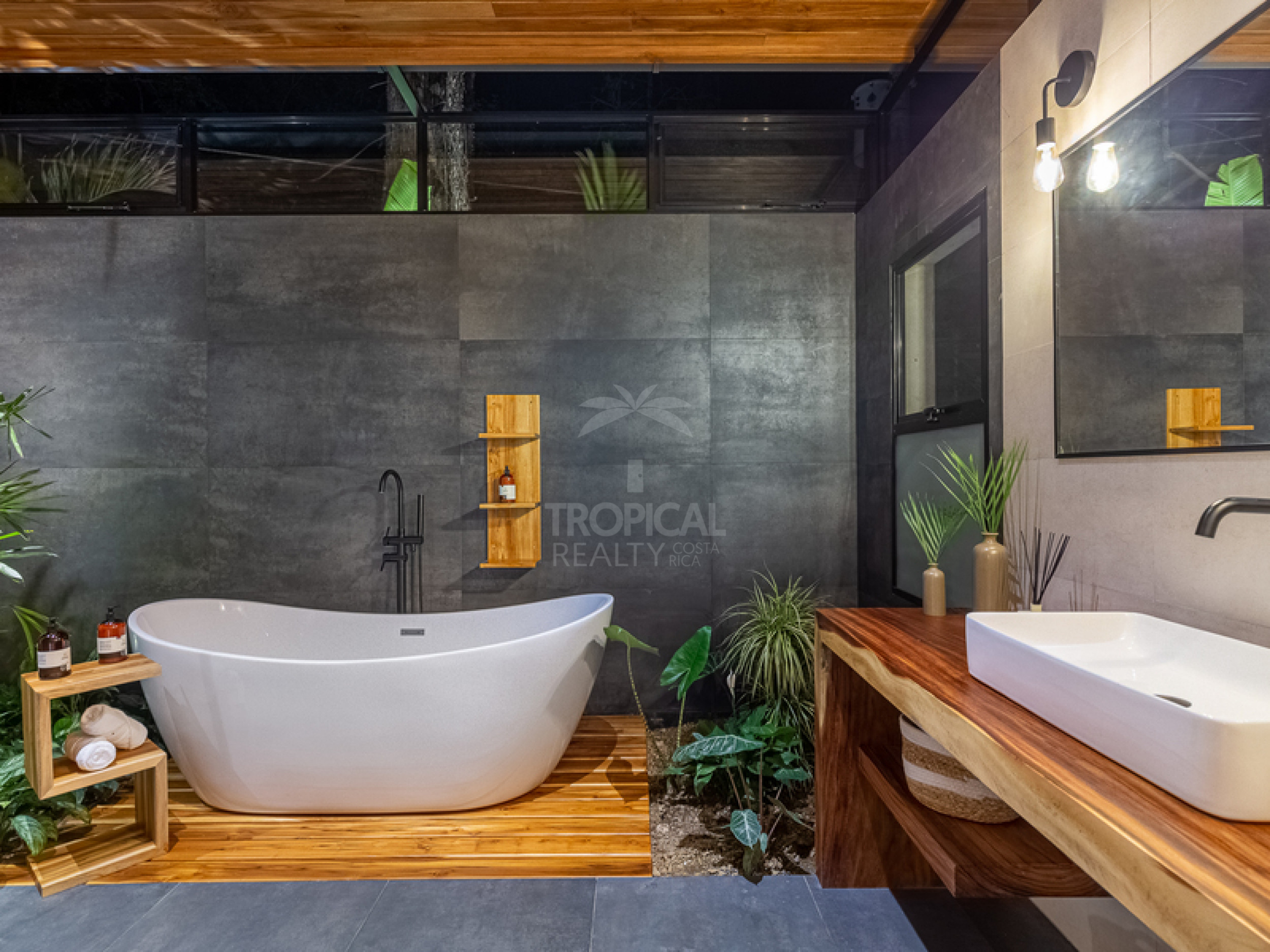 Luxury Ocean View Villa in Santa Teresa – Contemporary Design, Privacy & Tropical Living