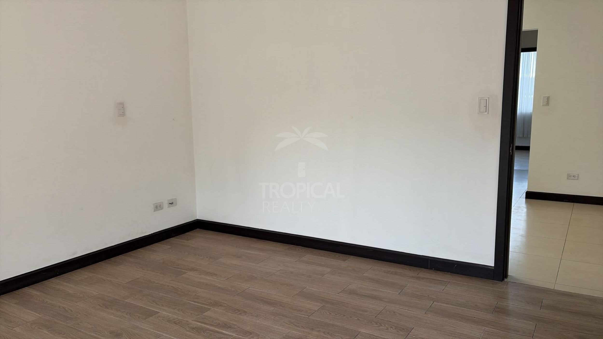 Contemporary Townhome for Sale in Pozos de Santa Ana – Comfort, Location & Great Value