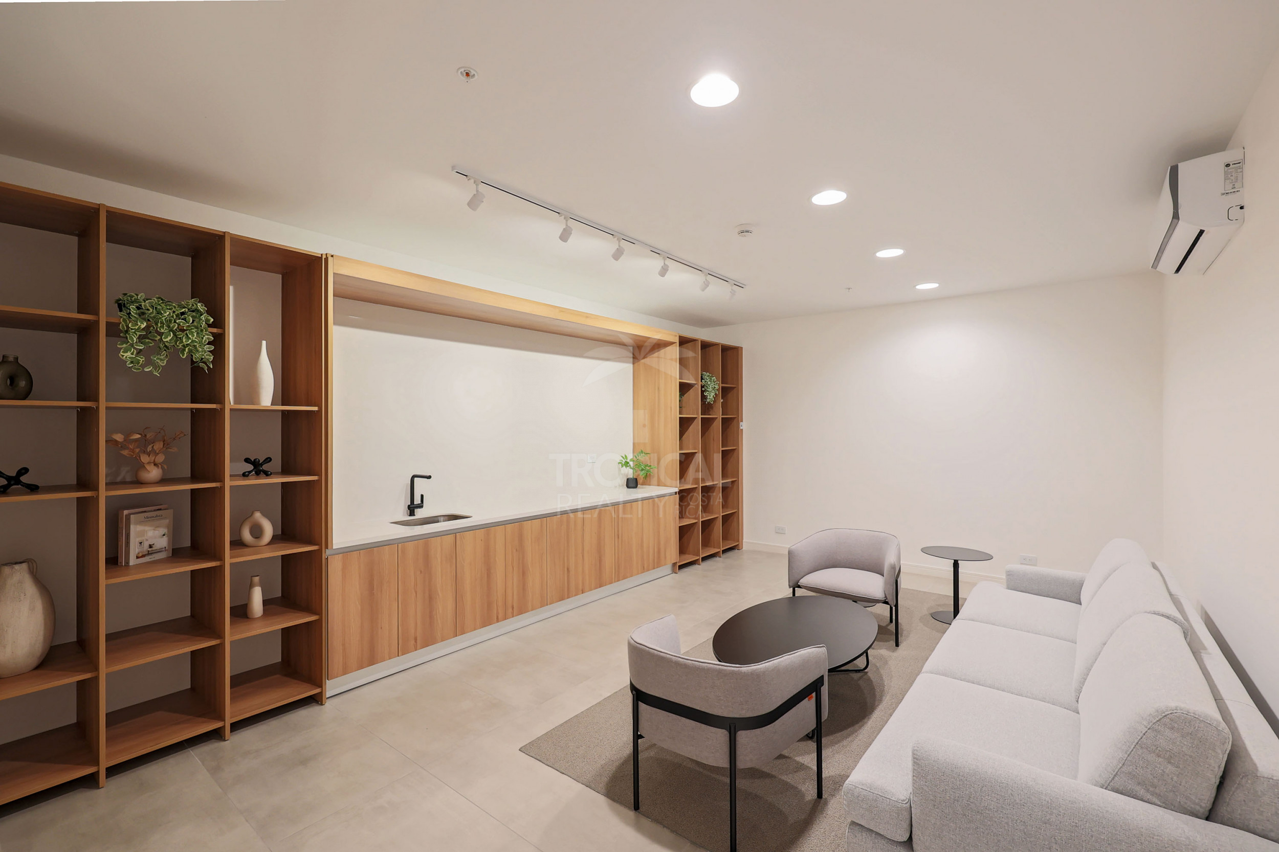 Contemporary City View Apartment – La Sabana, San José