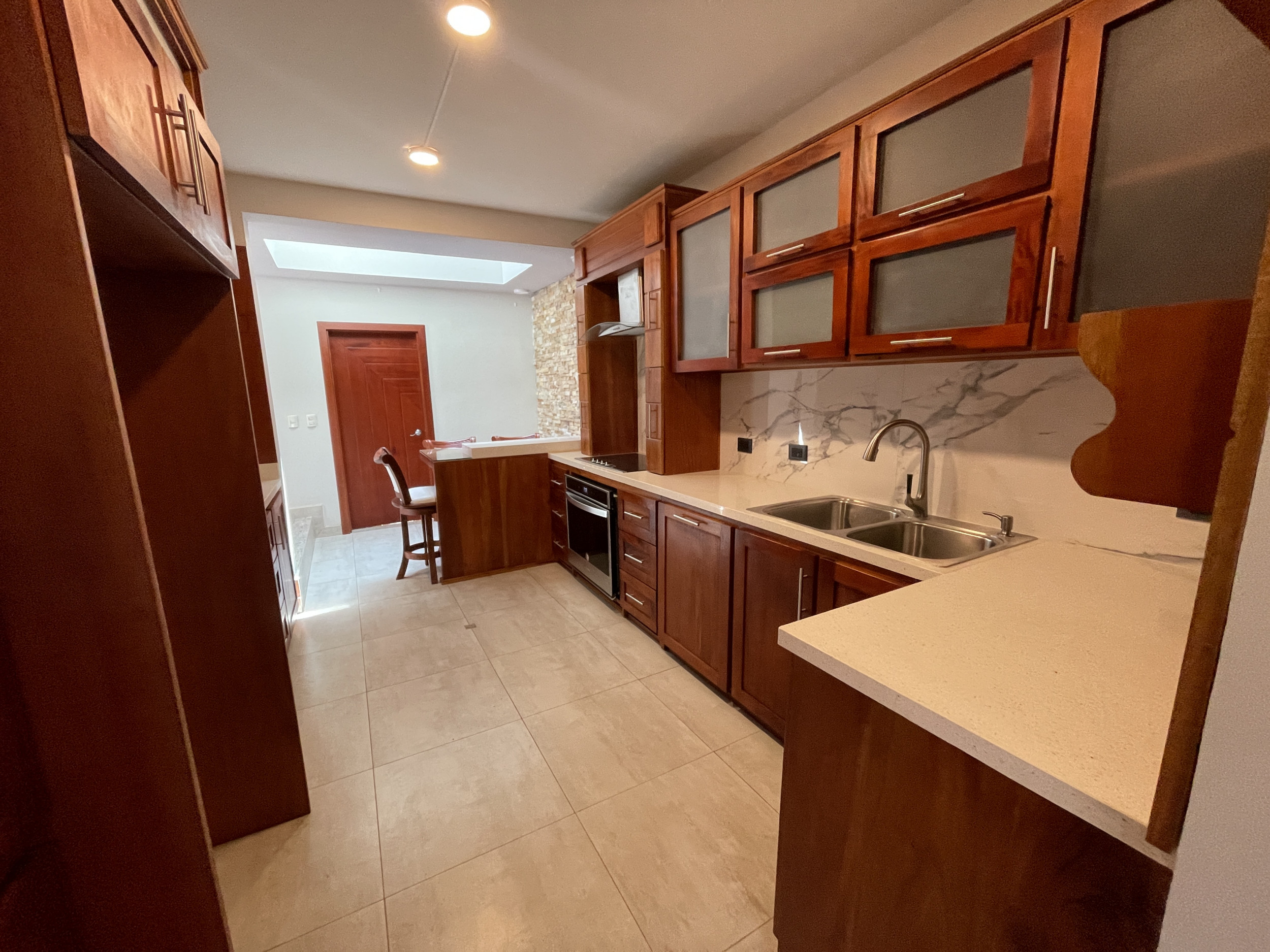 Detached House in Escazú, Trejos Montealegre: For Sale or Rent