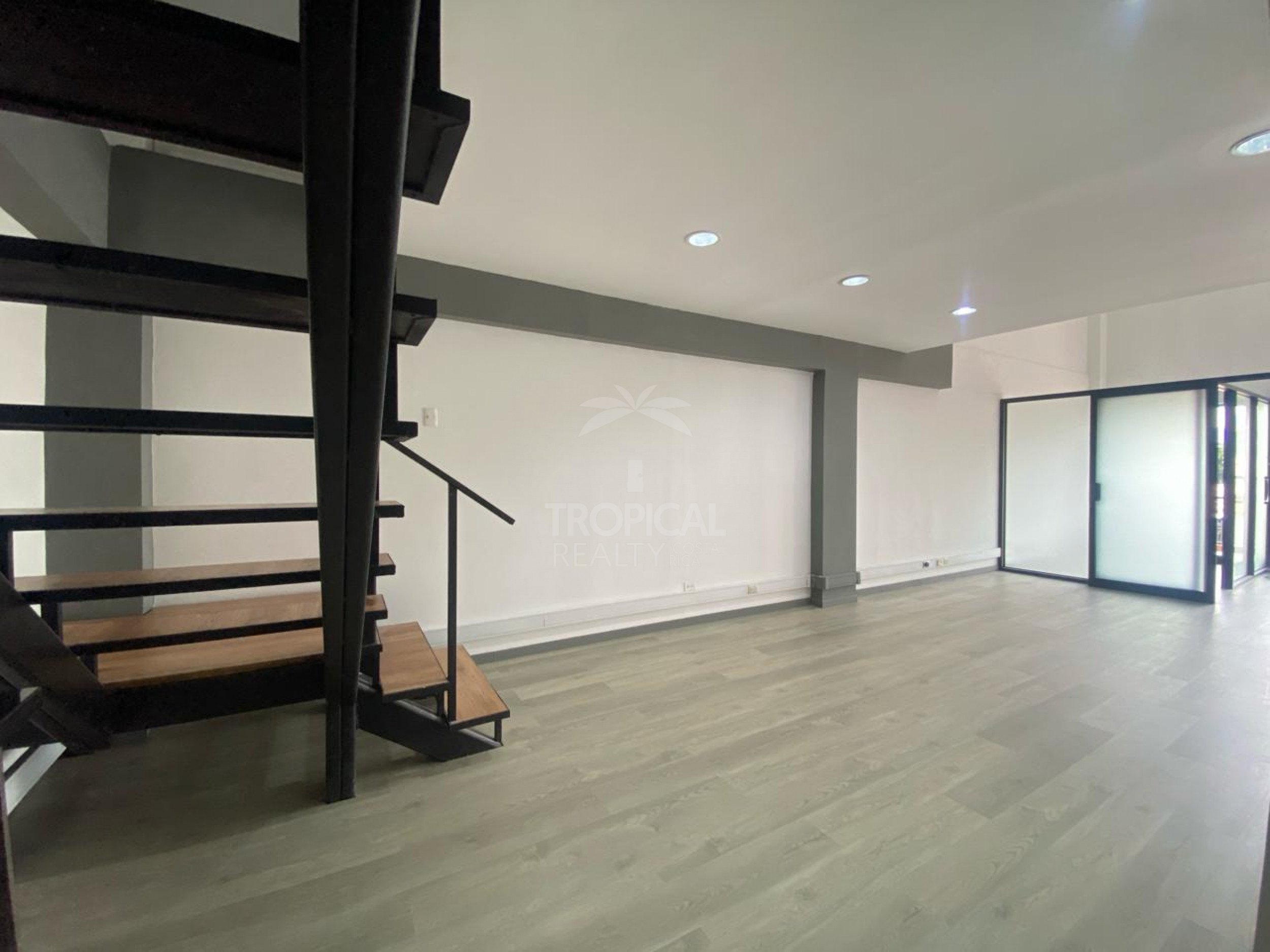 Commercial Space for Rent – Plaza Acuarium, Guachipelín, Escazú RENTED