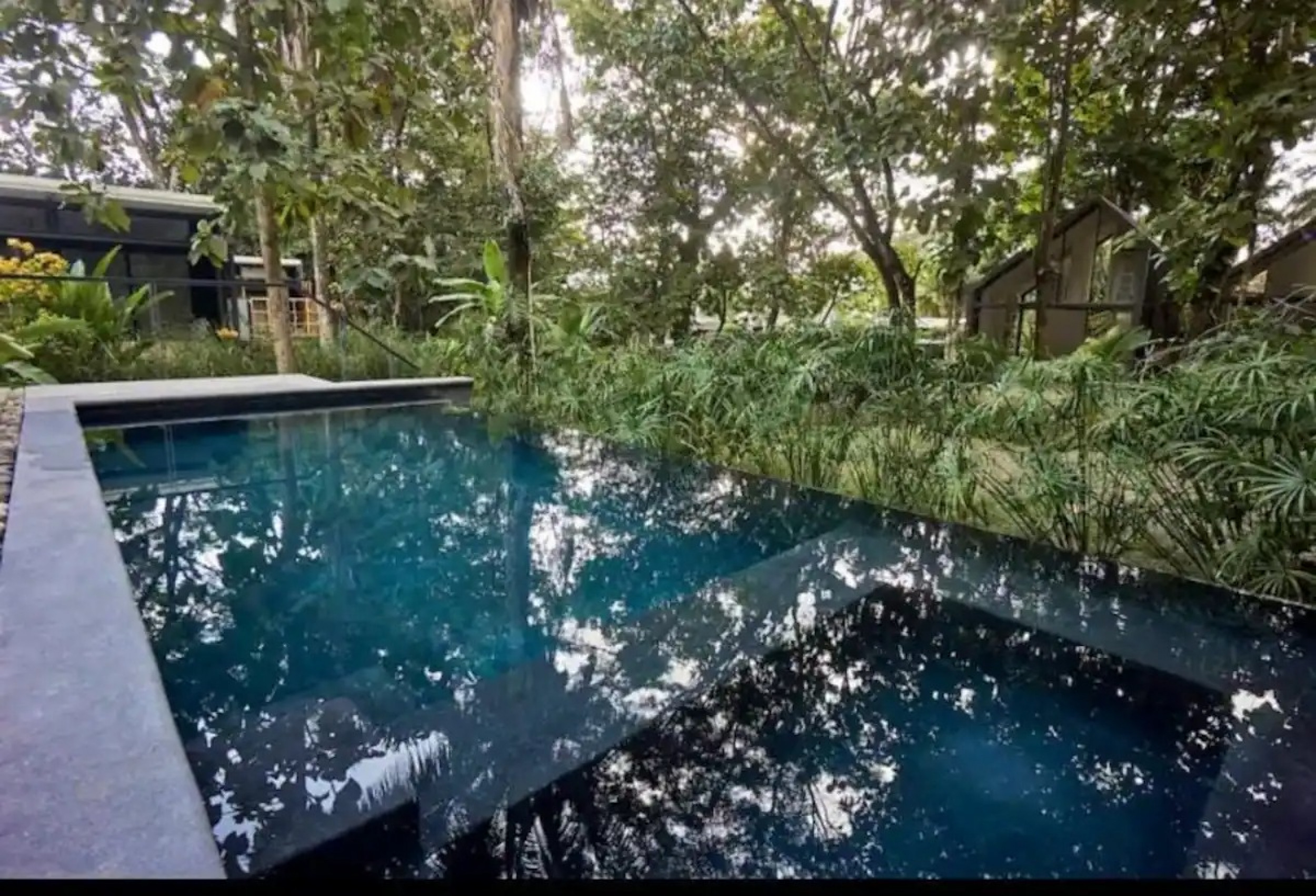 Modern 1-bed House for sale steps from the beautiful Malpais Beach