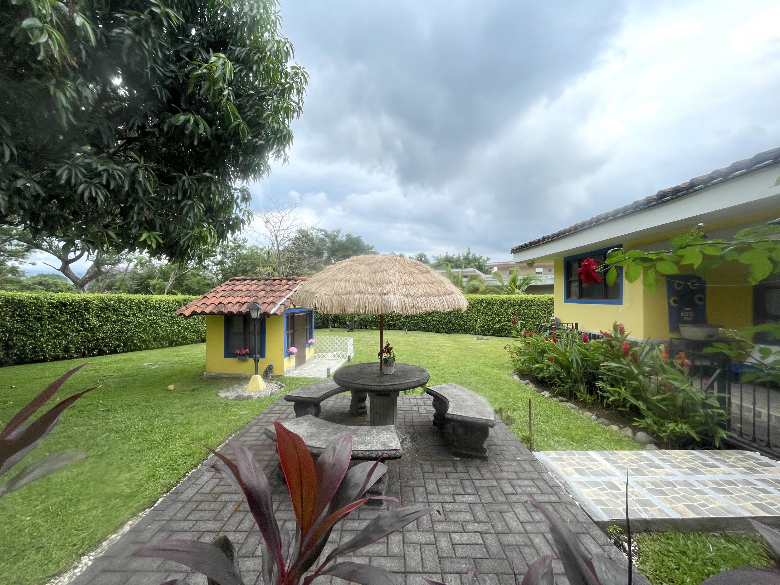 SOLD Charming Single-Story Residence in Los Reyes La Guacima: Your Ideal Home Awaits!