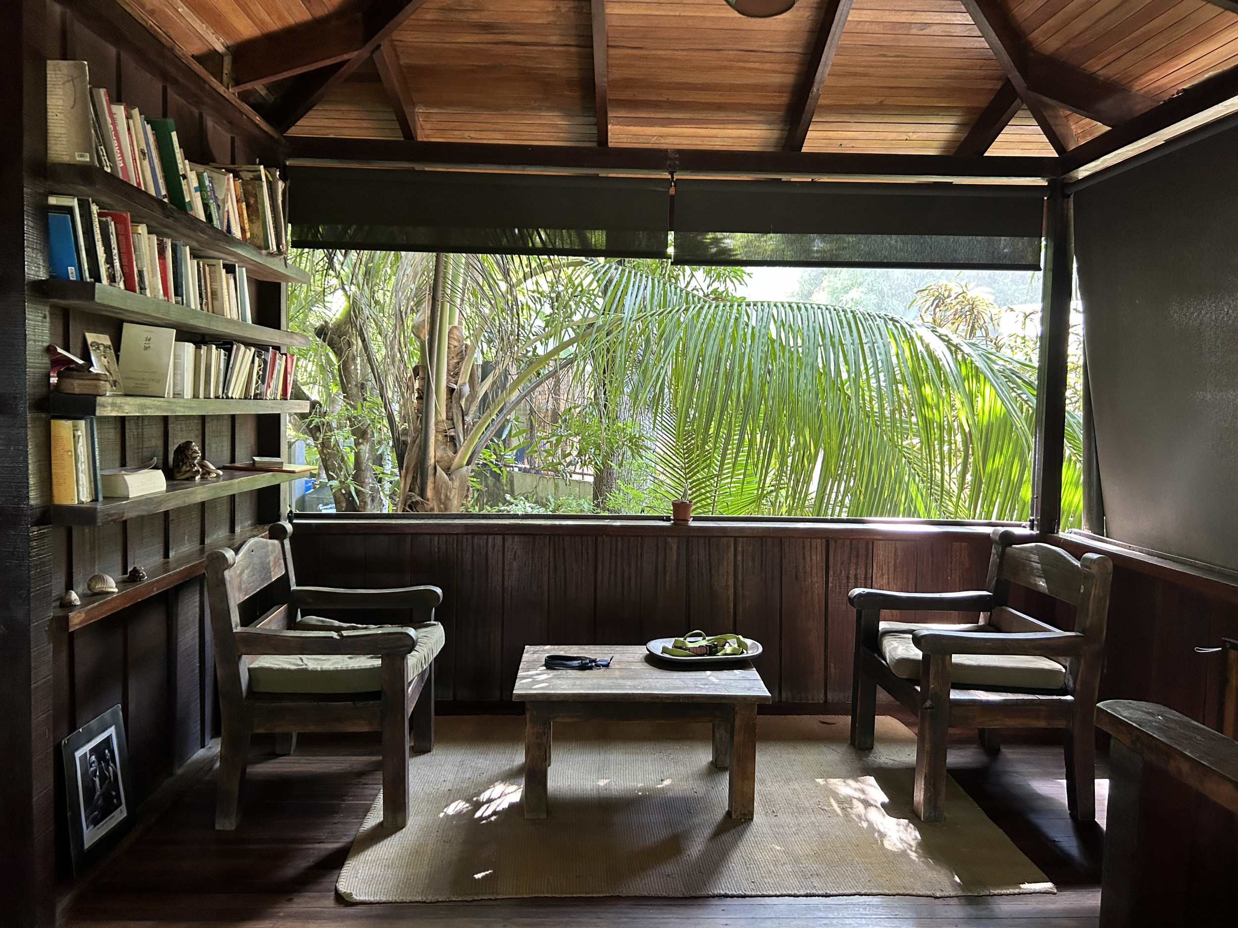 Beachfront house for rent in Santa Teresa
