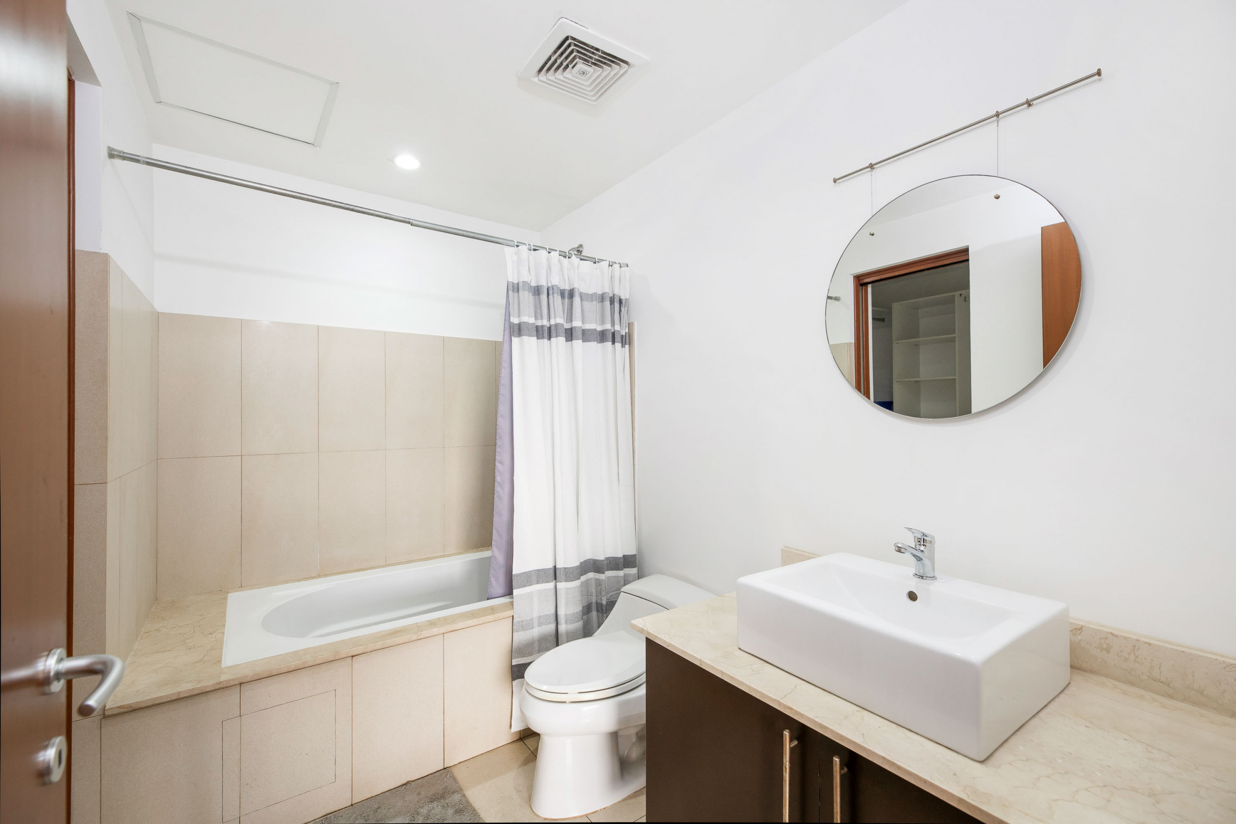 Stunning 1-Bedroom Apartment with Panoramic City Views in Bello Horizonte, Escazu - Luxury Living