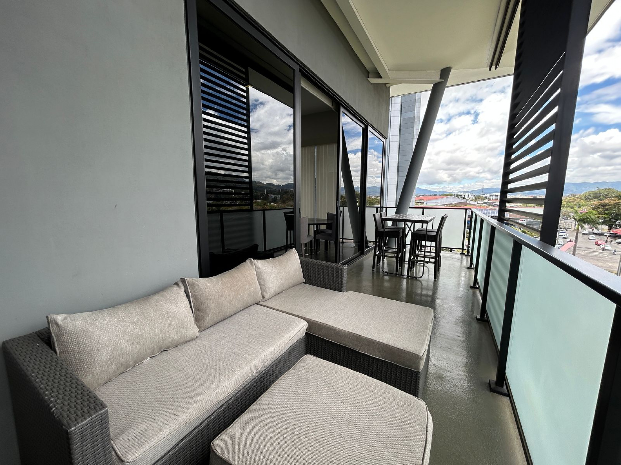 Fully Furnished Luxury Apartment in Escazú Village – Style, Comfort & Prime Location