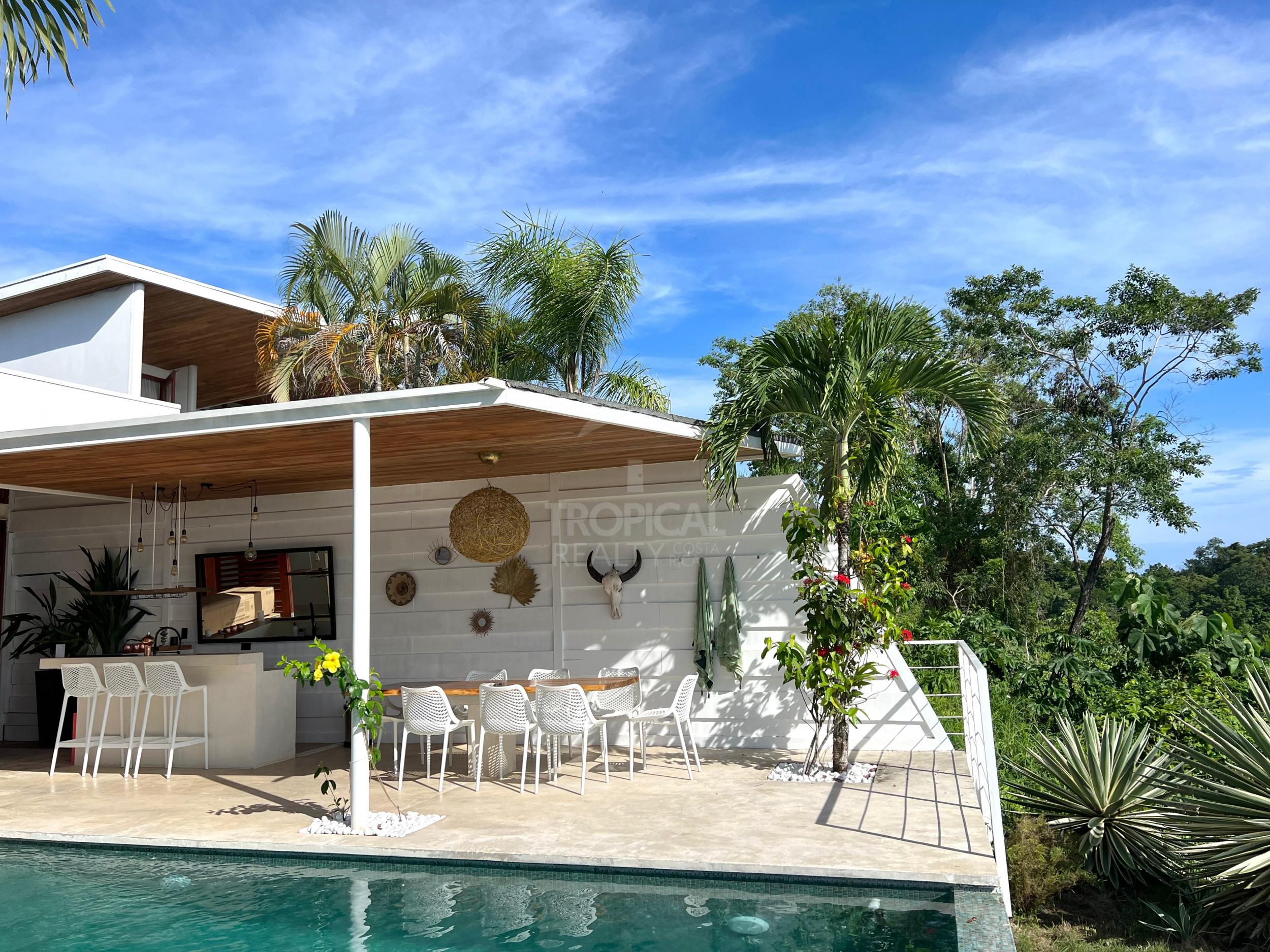 Luxury Ocean View Villa with Guest House – Santa Teresa