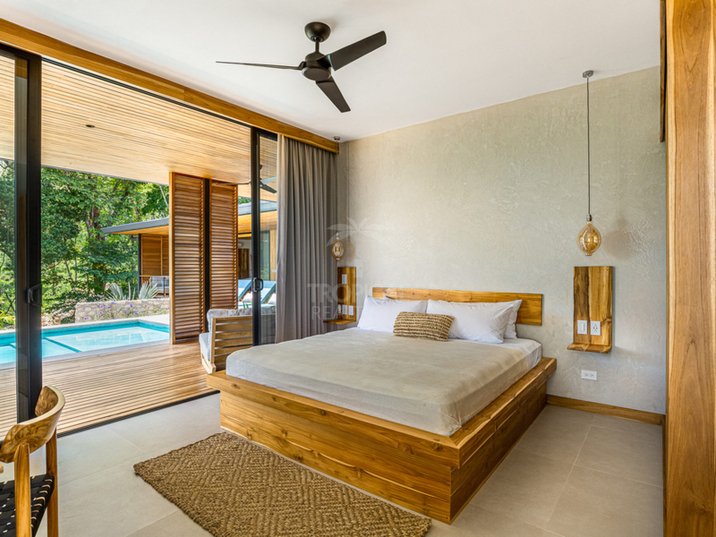 Luxury Ocean View Villa in Santa Teresa – Contemporary Design, Privacy & Tropical Living