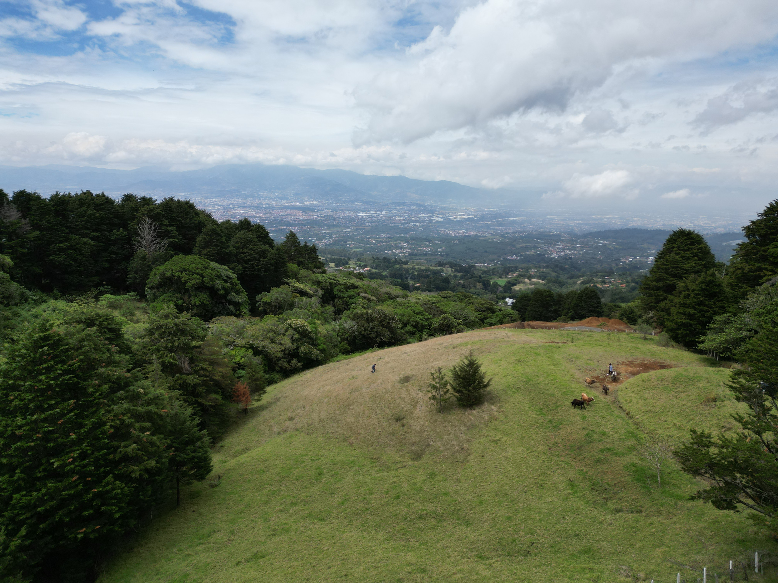 Prime Costa Rica Lot with Sweeping Views, River Access, and Ready for Your Dream Home