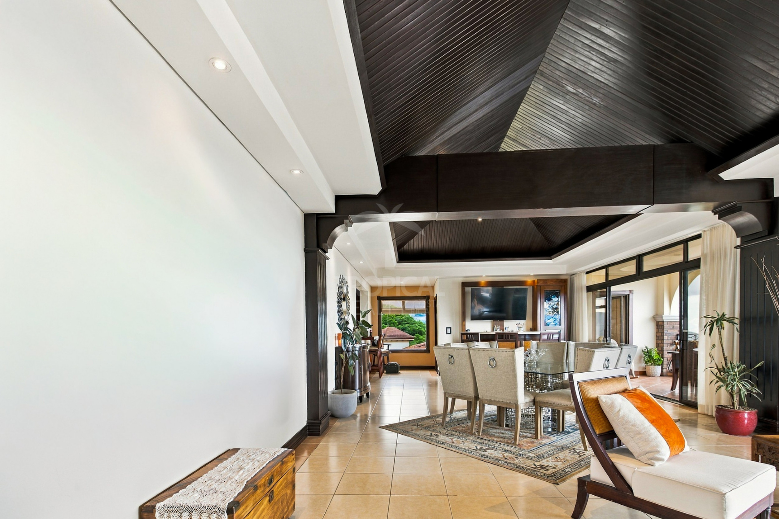 Vivir en las Nubes: Penthouse de 432 m² en Altos de Monasterio