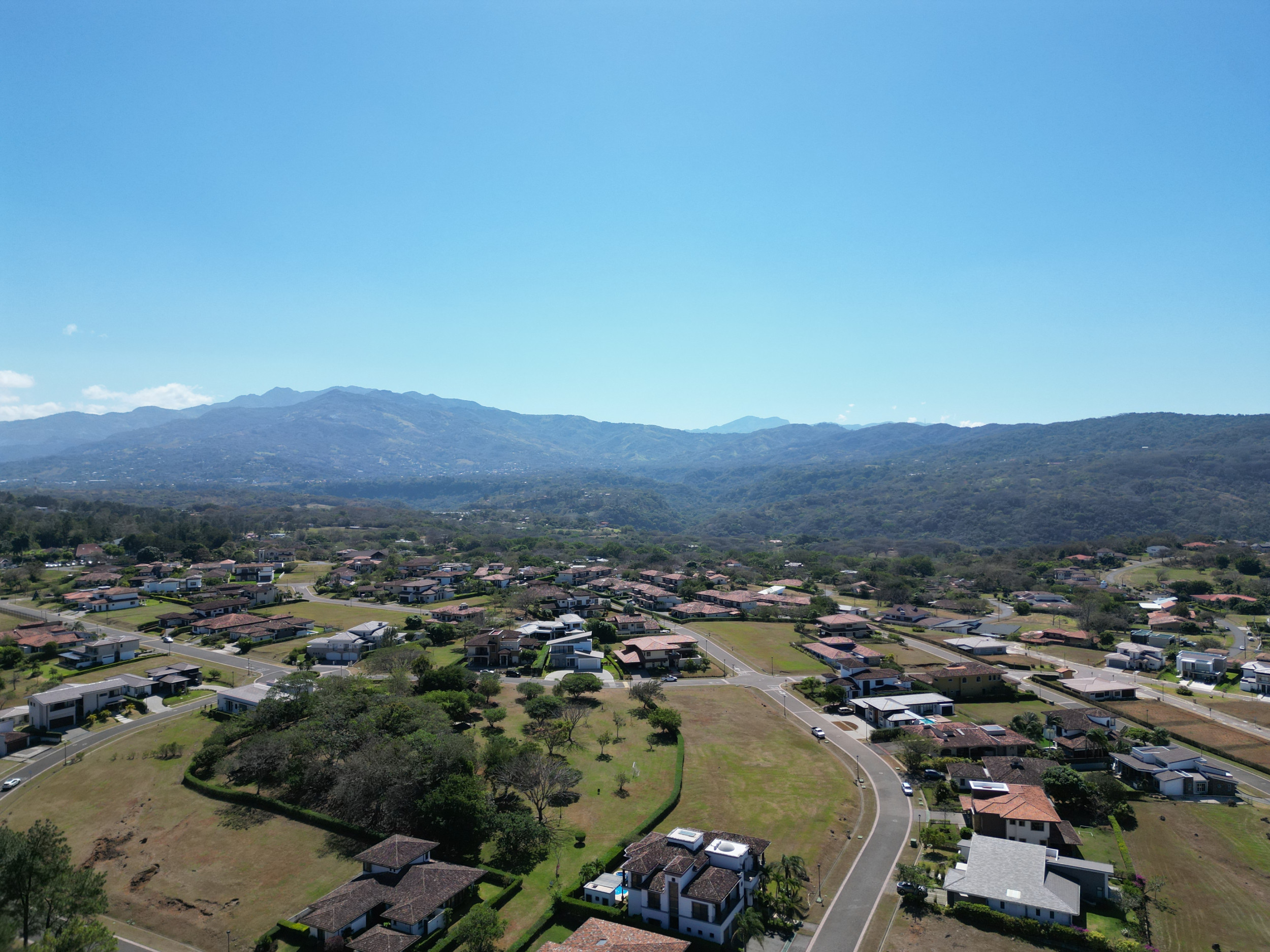 House for sale in a condominium within Ciudad-Hacienda Los Reyes
