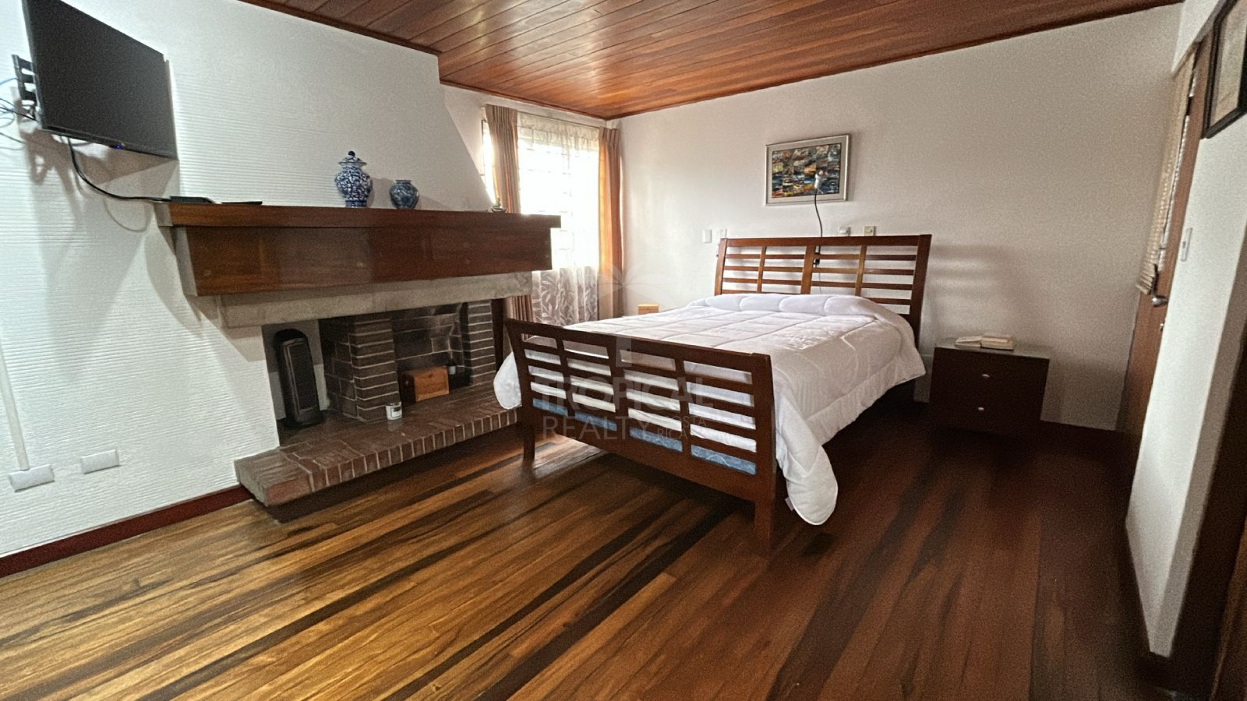 For Sale: House with Mixed Land Use in Granadilla – Large Lot with Development Potential | $819,000