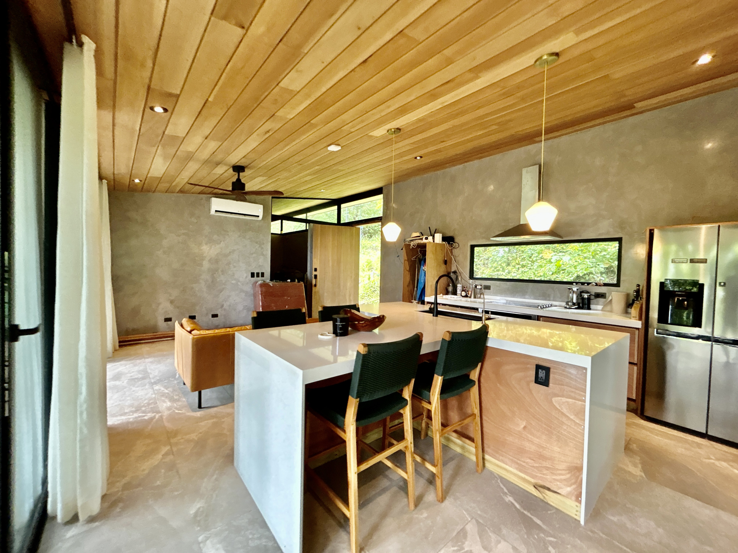 Modern Retreat Surrounded by Lush Nature in Santa Teresa