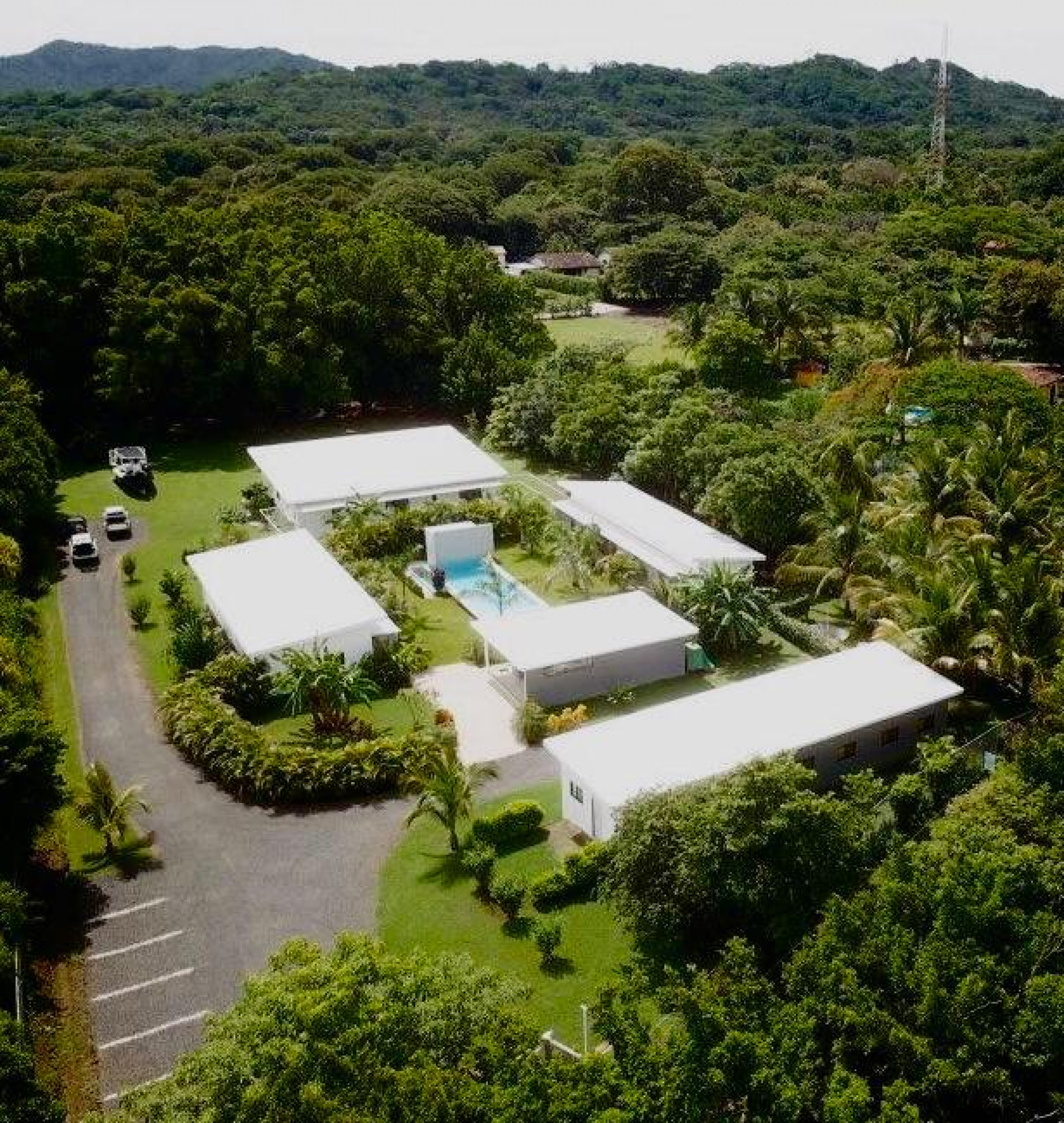 Luxury Bed & Breakfast Estate for Sale Near Playa Tamarindo – Prime Investment Opportunity