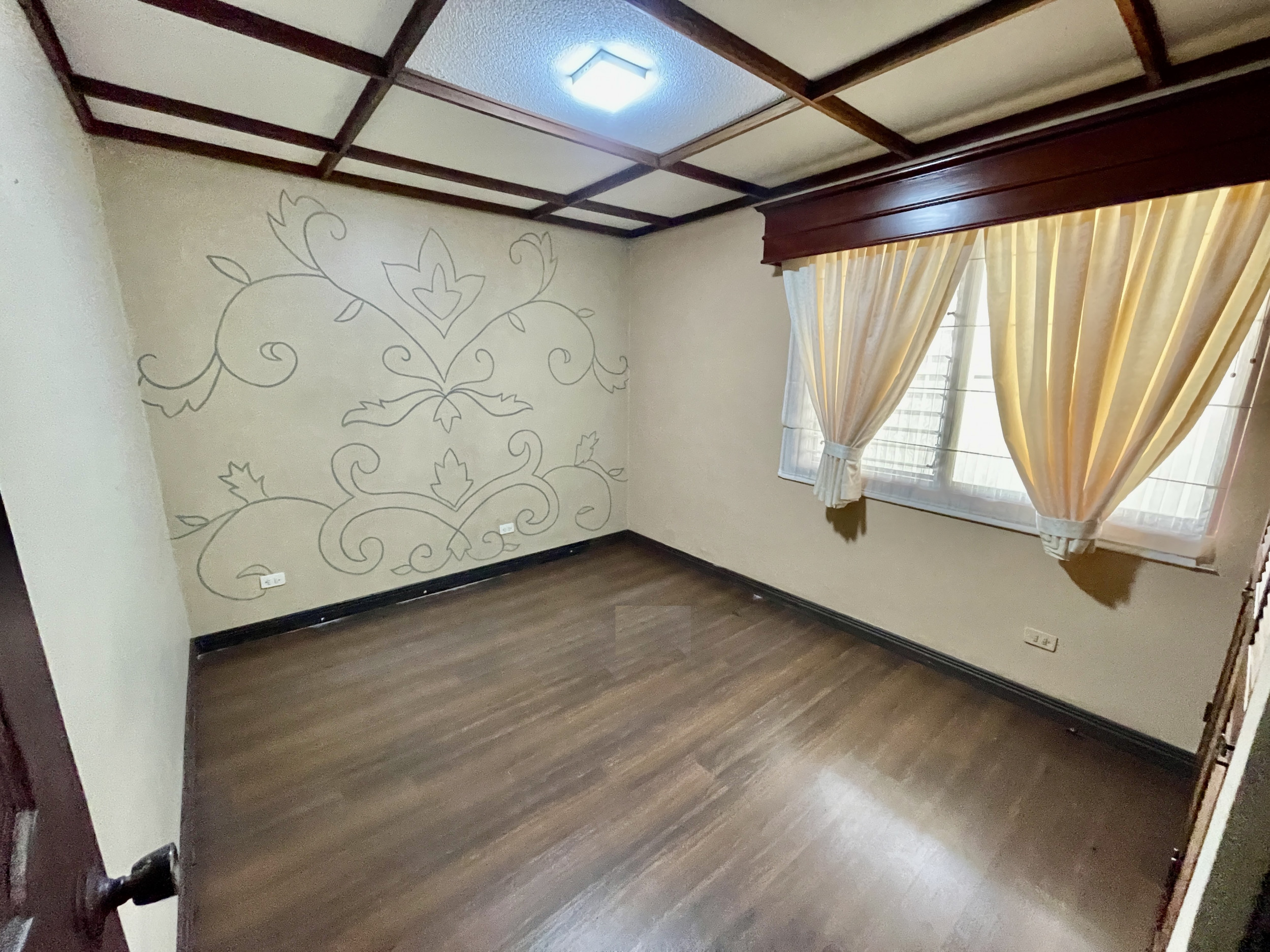 Single-Level Gem in Moravia: Secure Condo Living with Pool, BBQ, and More! SOLD