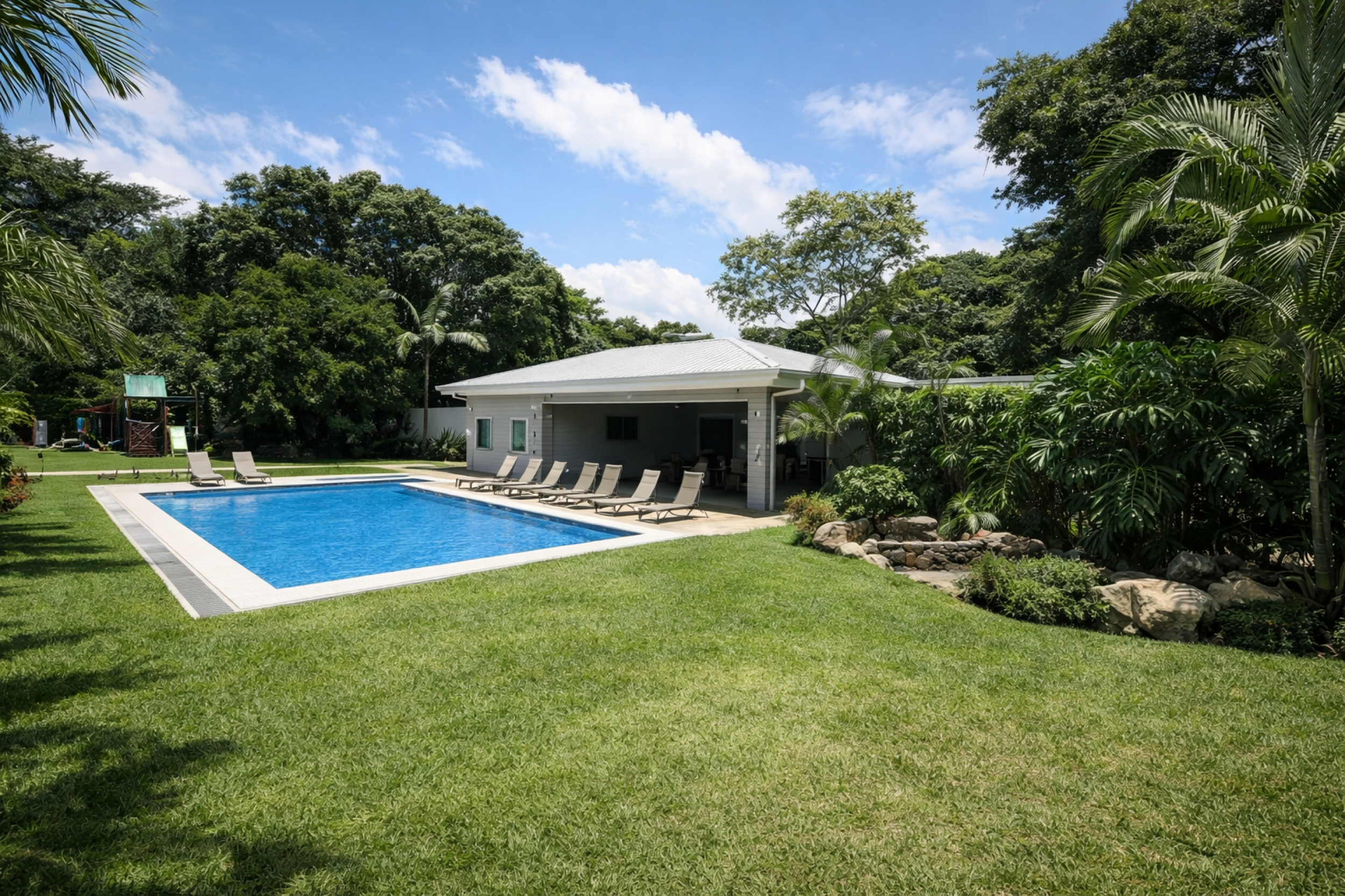 Modern Home for Rent in Santa Ana – 3 Bedrooms with Terrace and Spacious Living Areas