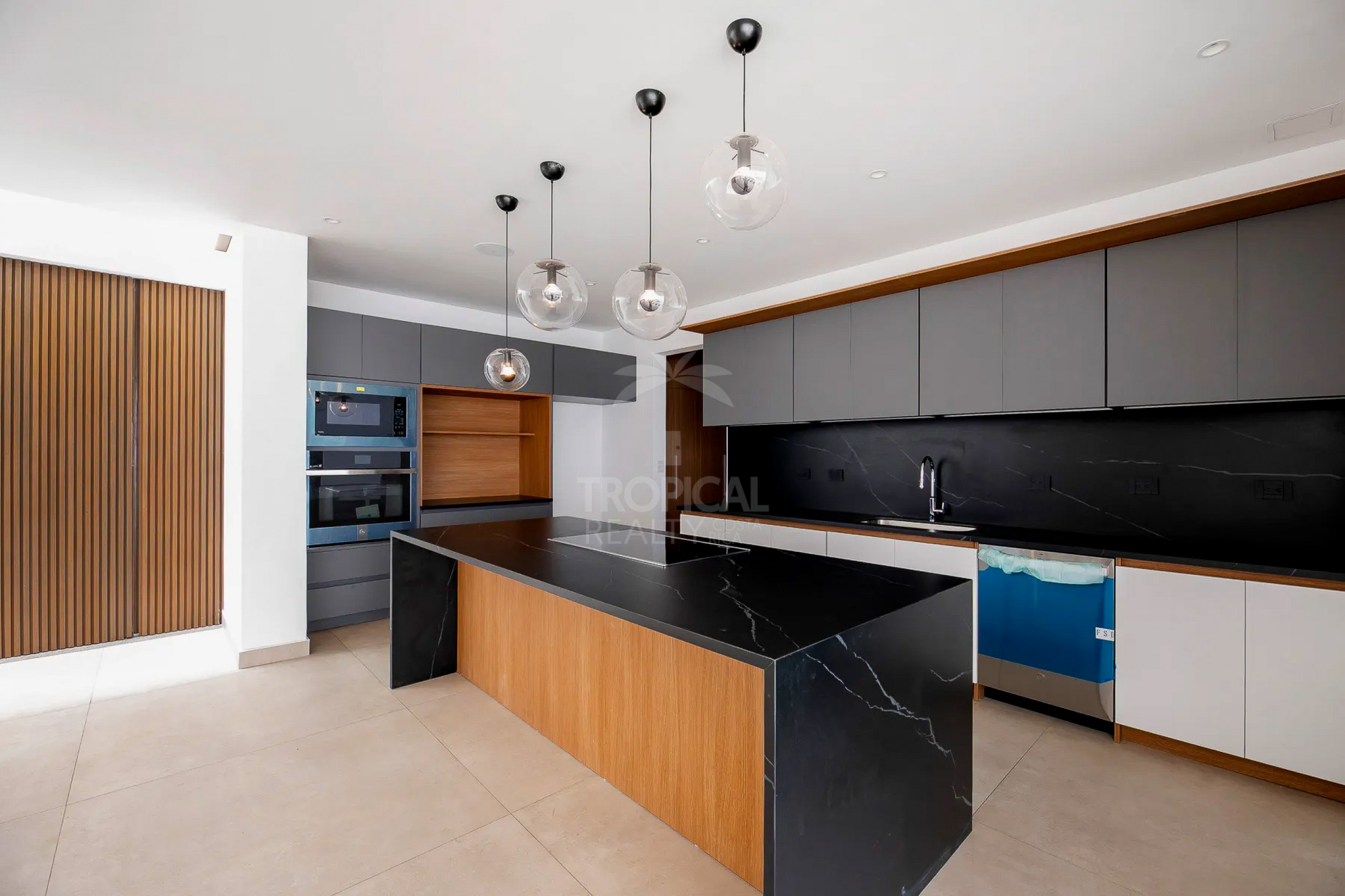 Modern Luxury Home with Private Pool for Sale in Los Laureles, Escazú