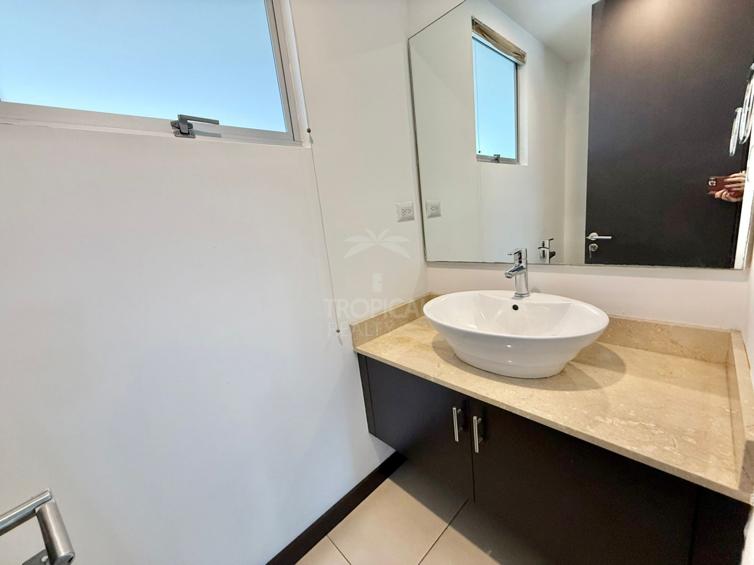 Modern Home in Gated Community with Full Amenities – Pozos, Santa Ana | $395,000