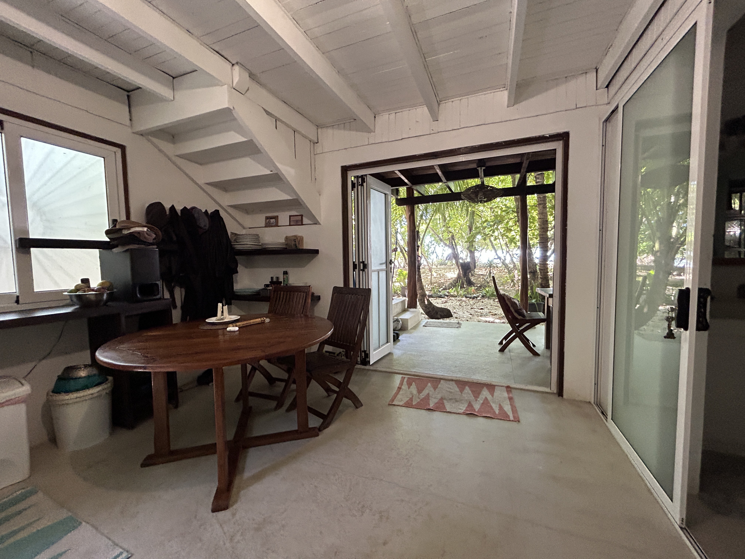 Beachfront house for rent in Santa Teresa