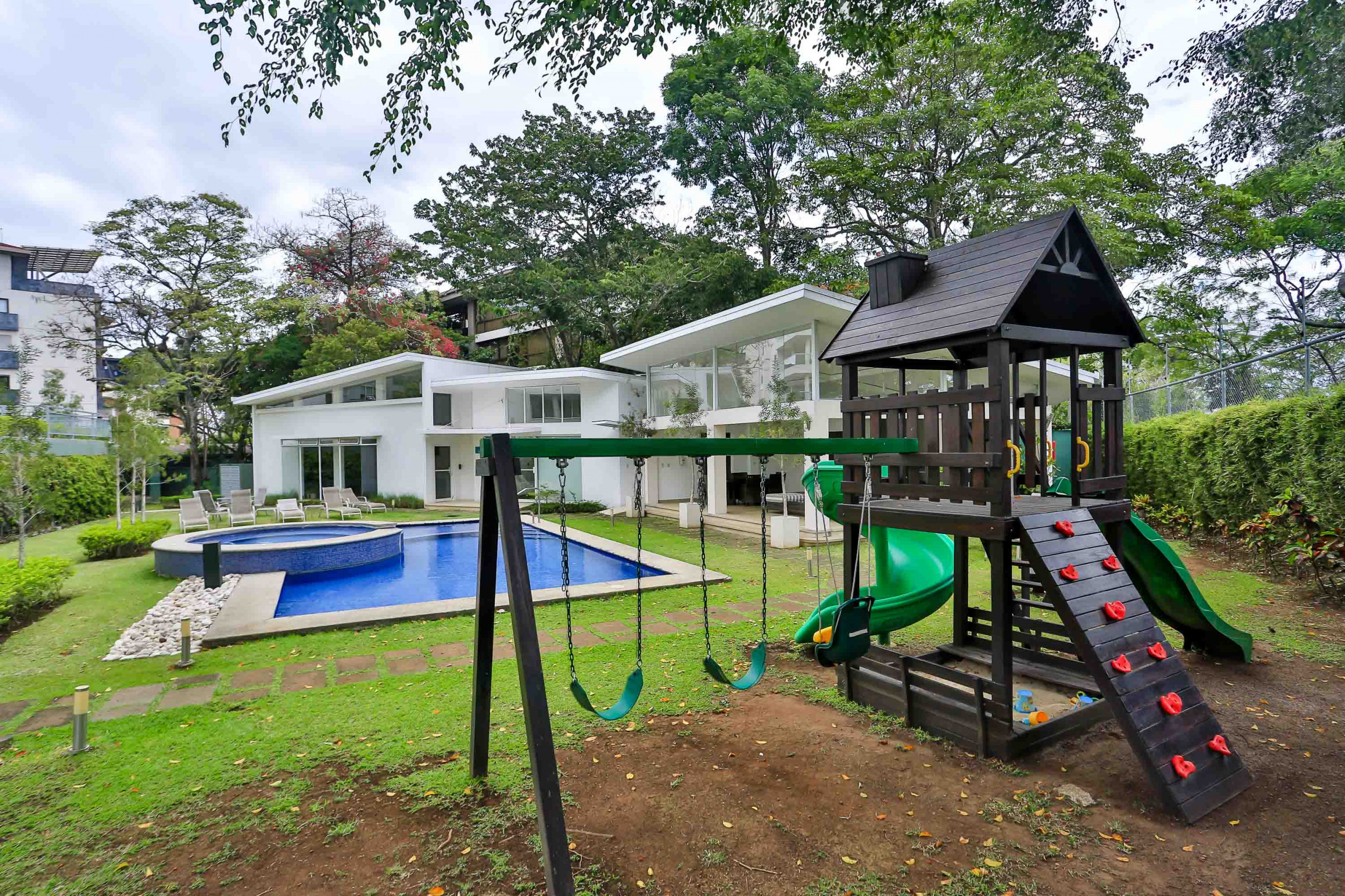 Penthouse for Sale in Escazú, Torres del Country SOLD