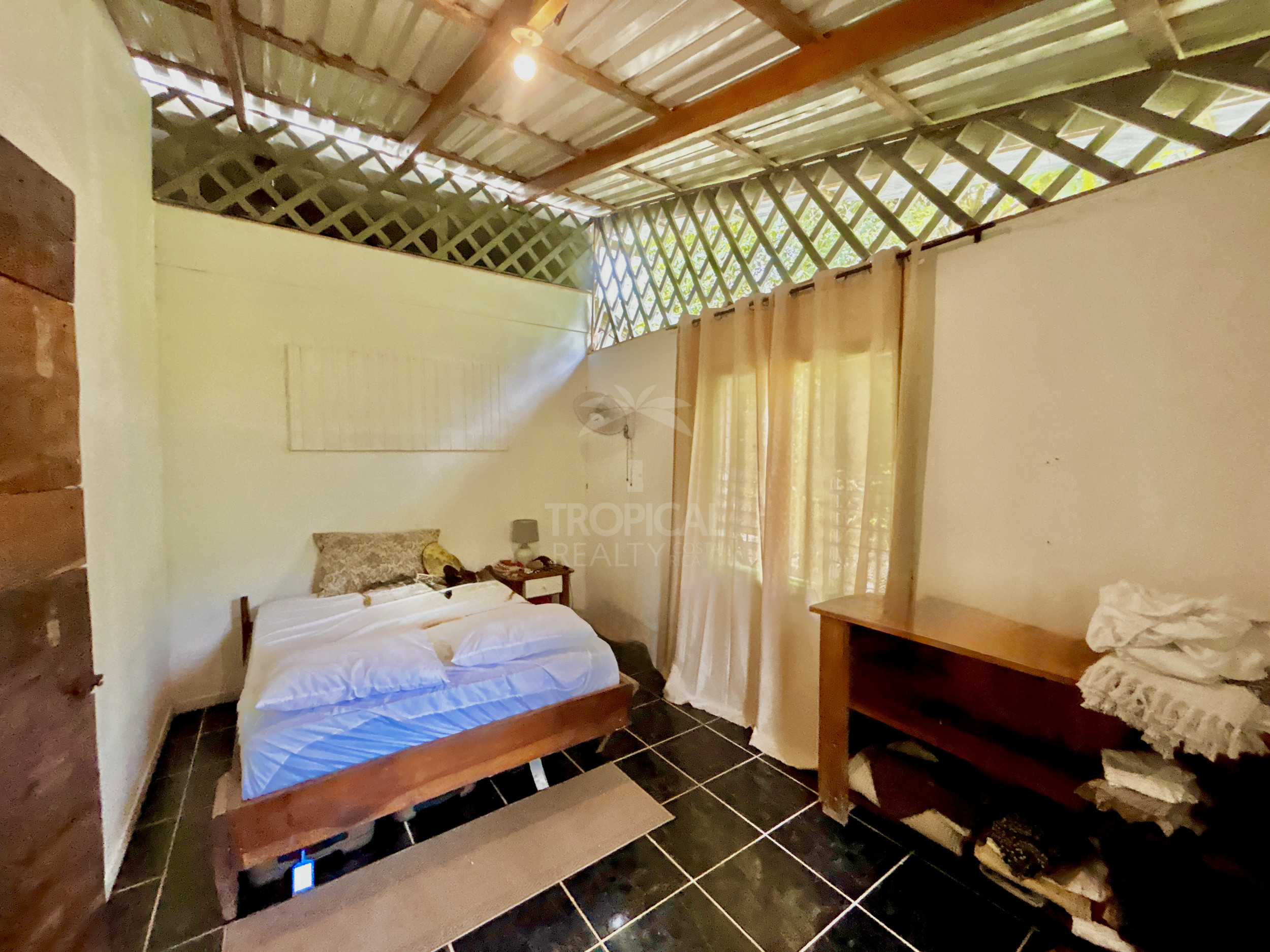 Long-Term Rental Home in Malpaís – Walking Distance to the Beach & 8 Minutes from Santa Teresa
