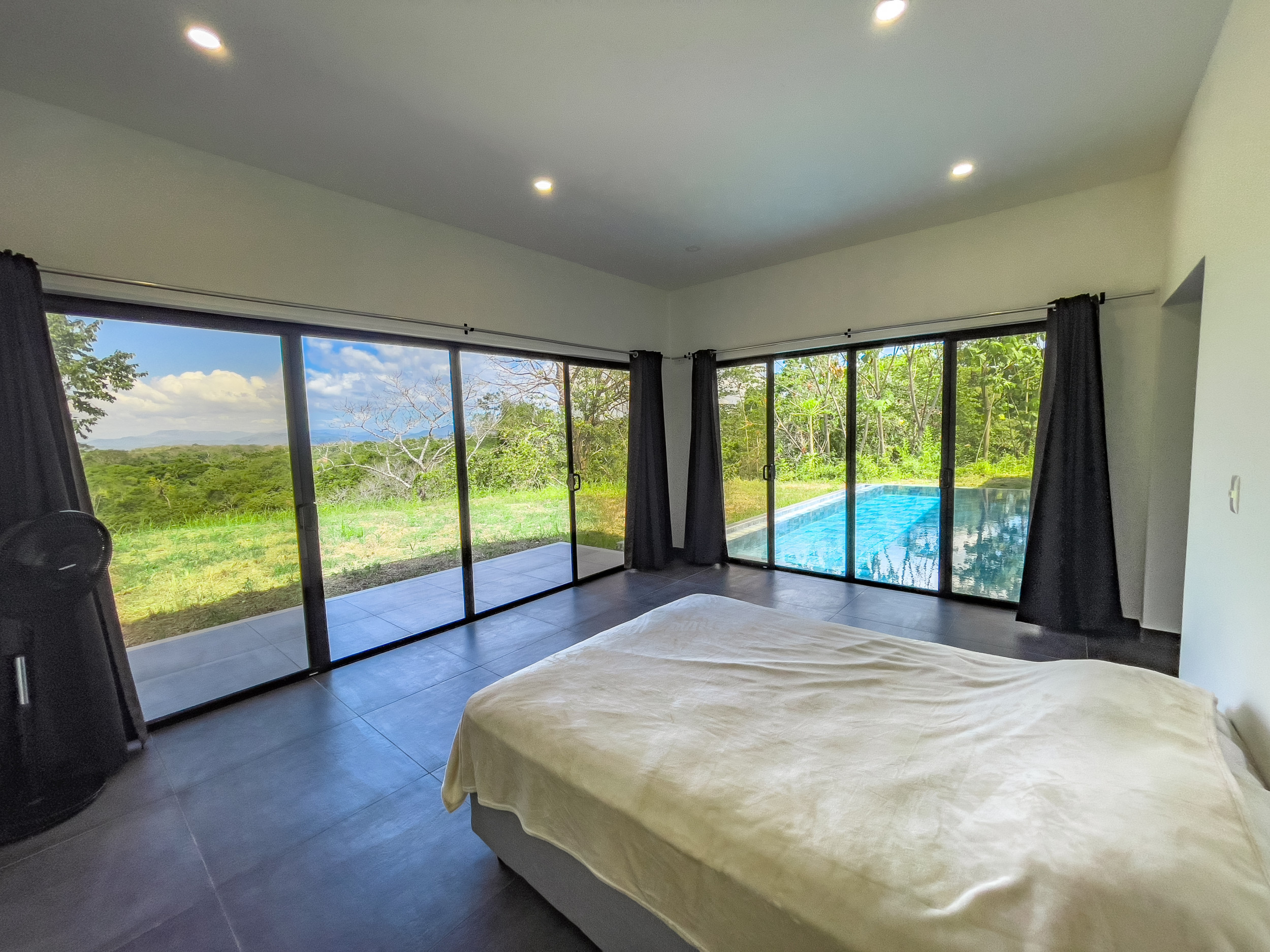 Exceptional Home with Ocean and Jungle Views – Just Minutes from Santa Teresa